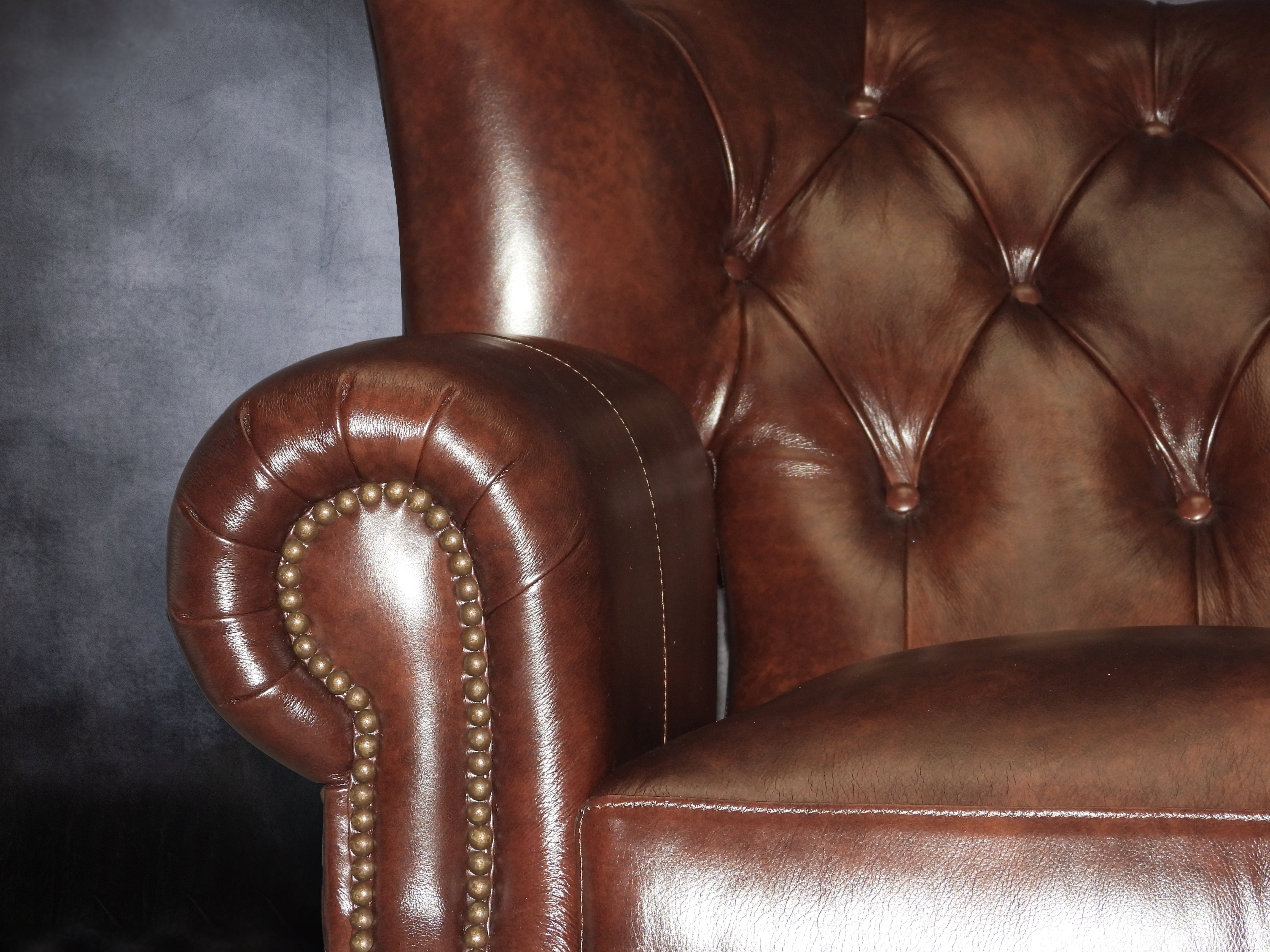 AFICIONADO LEATHER RECLINER CHAIR