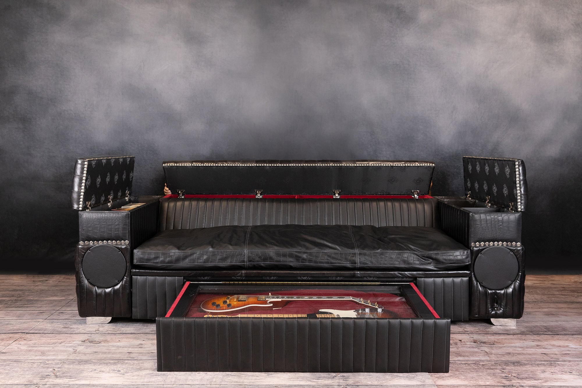 GUITARMAN SOFA