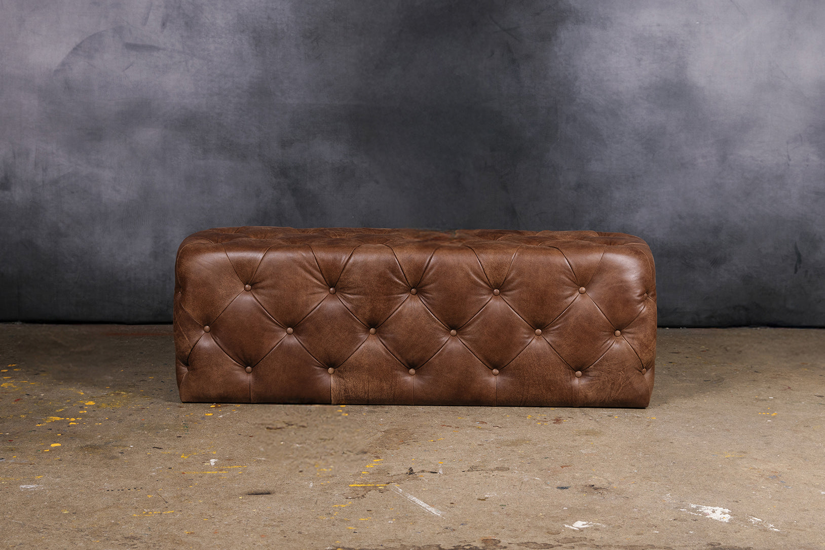 WELLINGTON TUFTED HALL BENCH