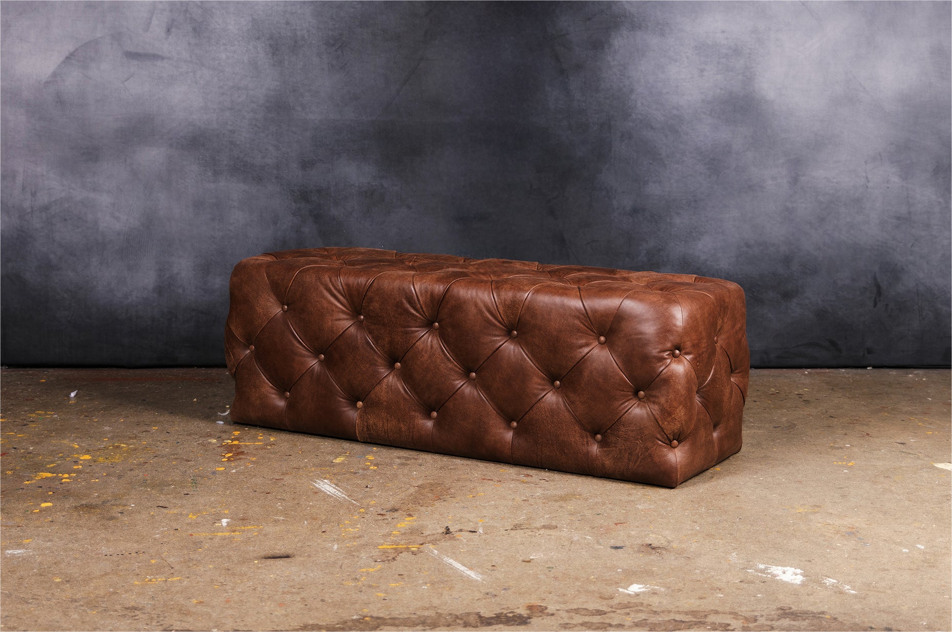 WELLINGTON TUFTED HALL BENCH