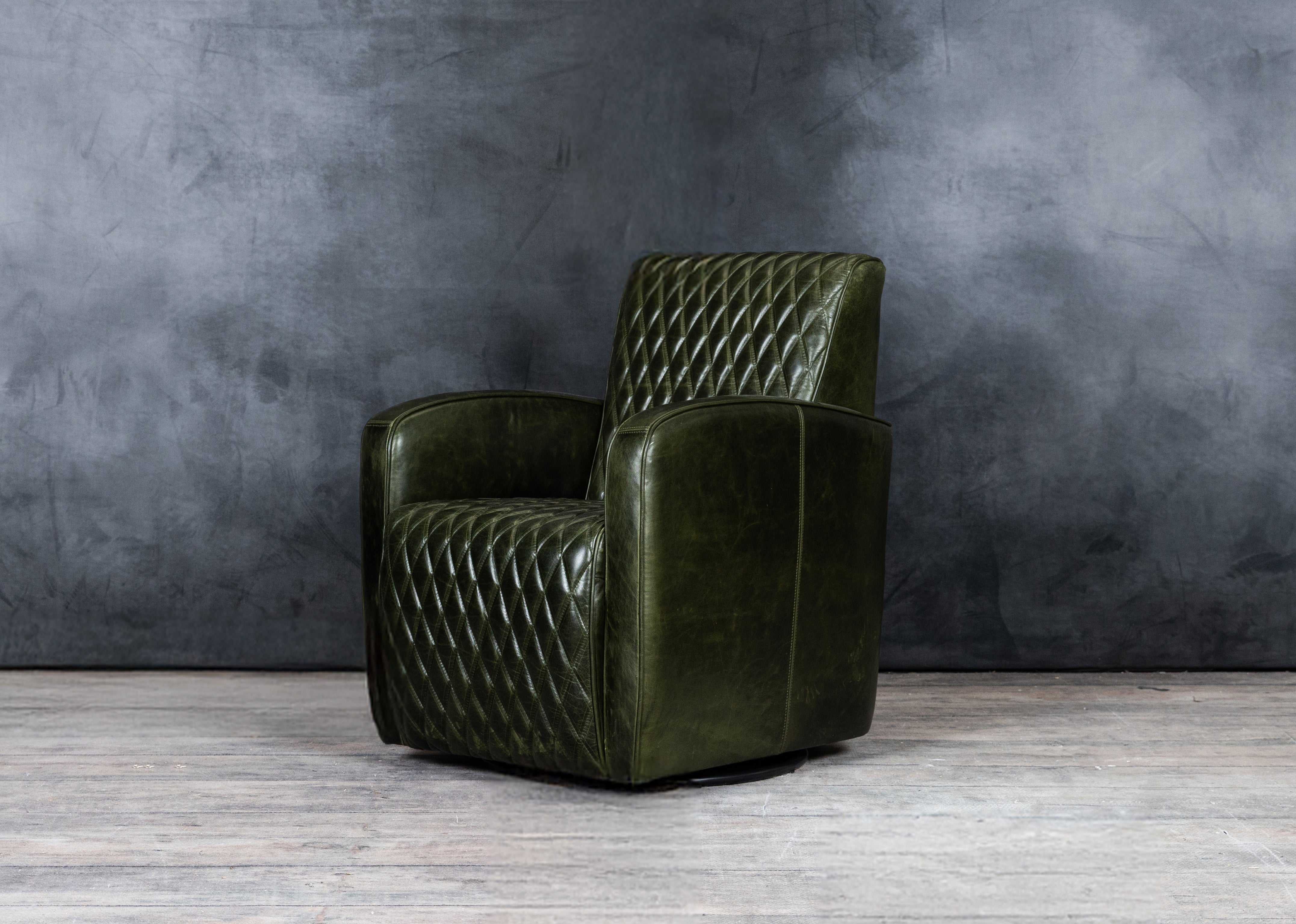 RETRO QUILT SWIVEL LEATHER CHAIR