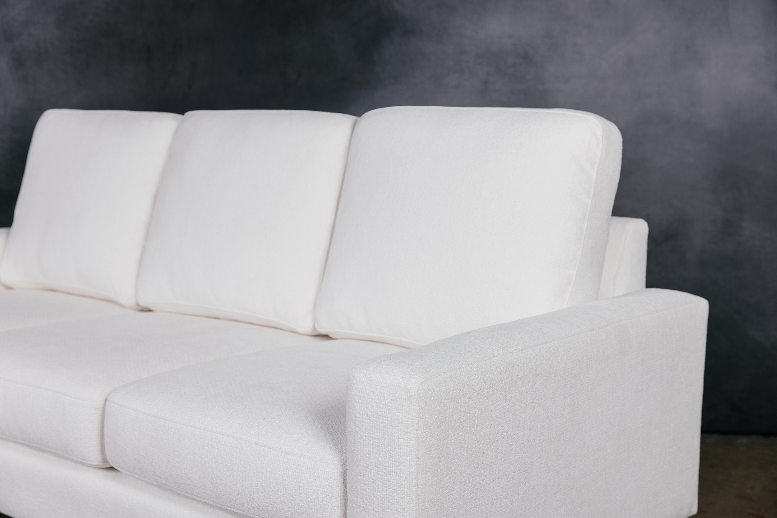 THE AVENUE SOFA