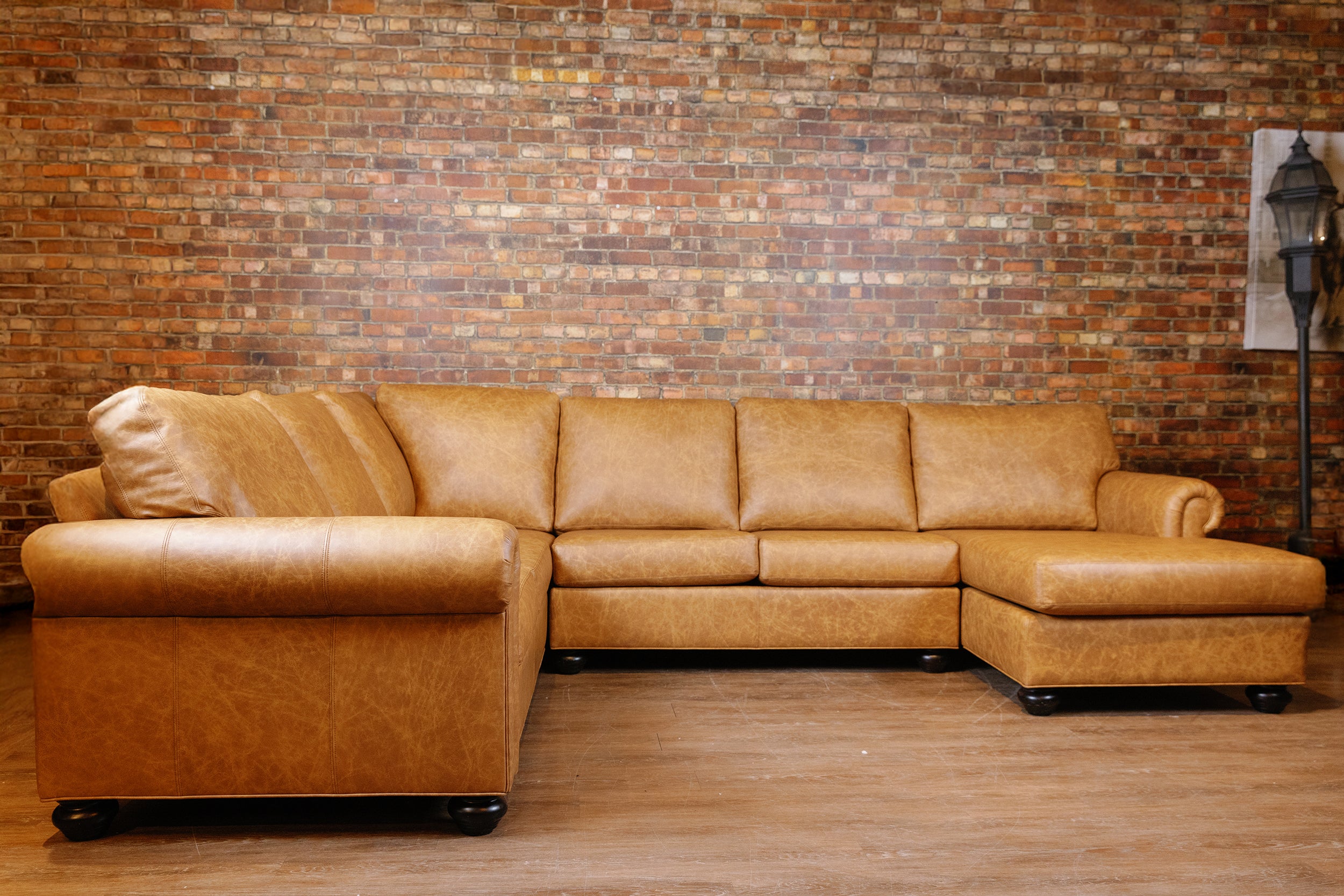 LANCASTER SECTIONAL FLOOR MODEL 99X125