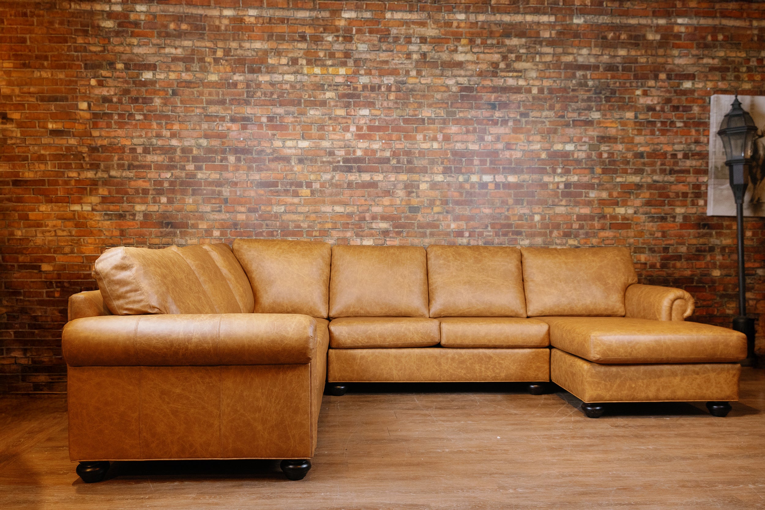 LANCASTER SECTIONAL FLOOR MODEL 99X125