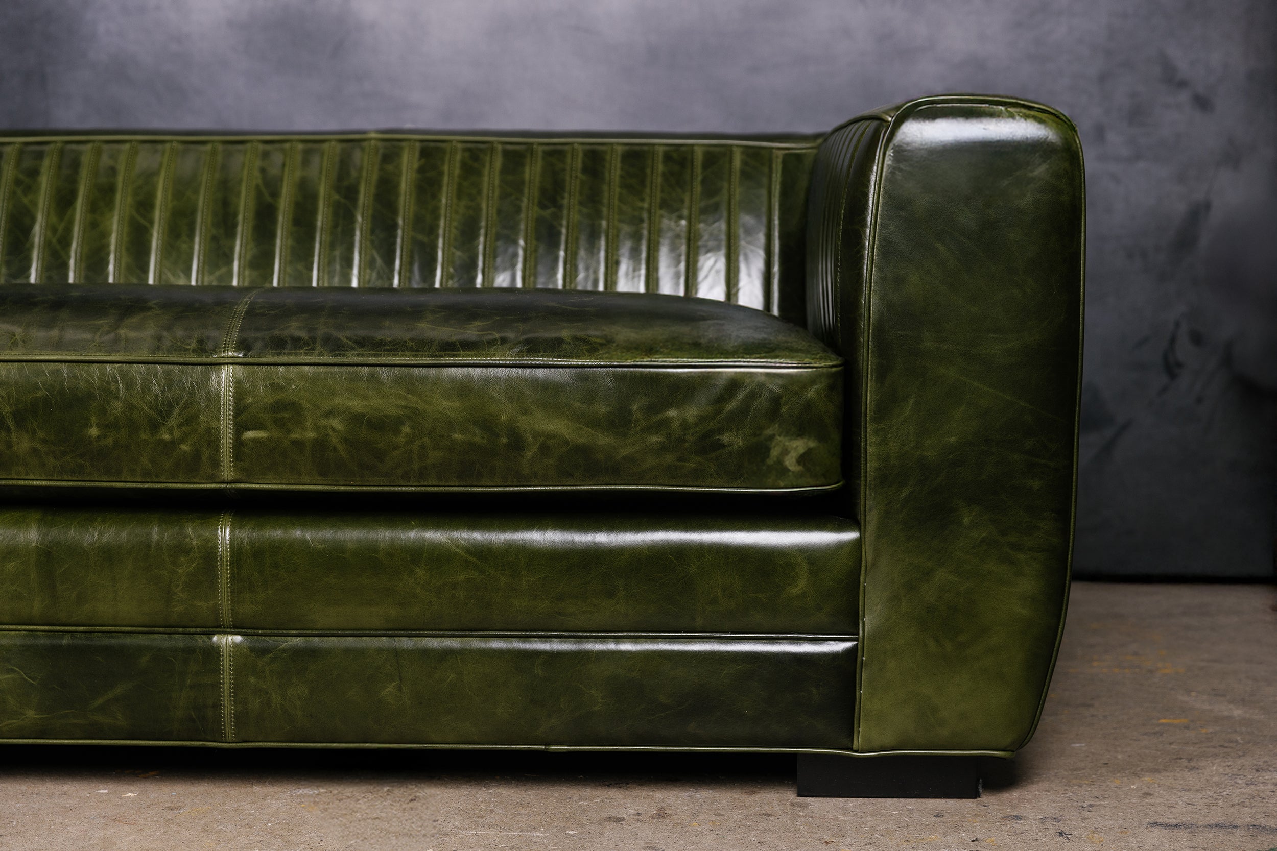 SHELBY LEATHER SECTIONAL