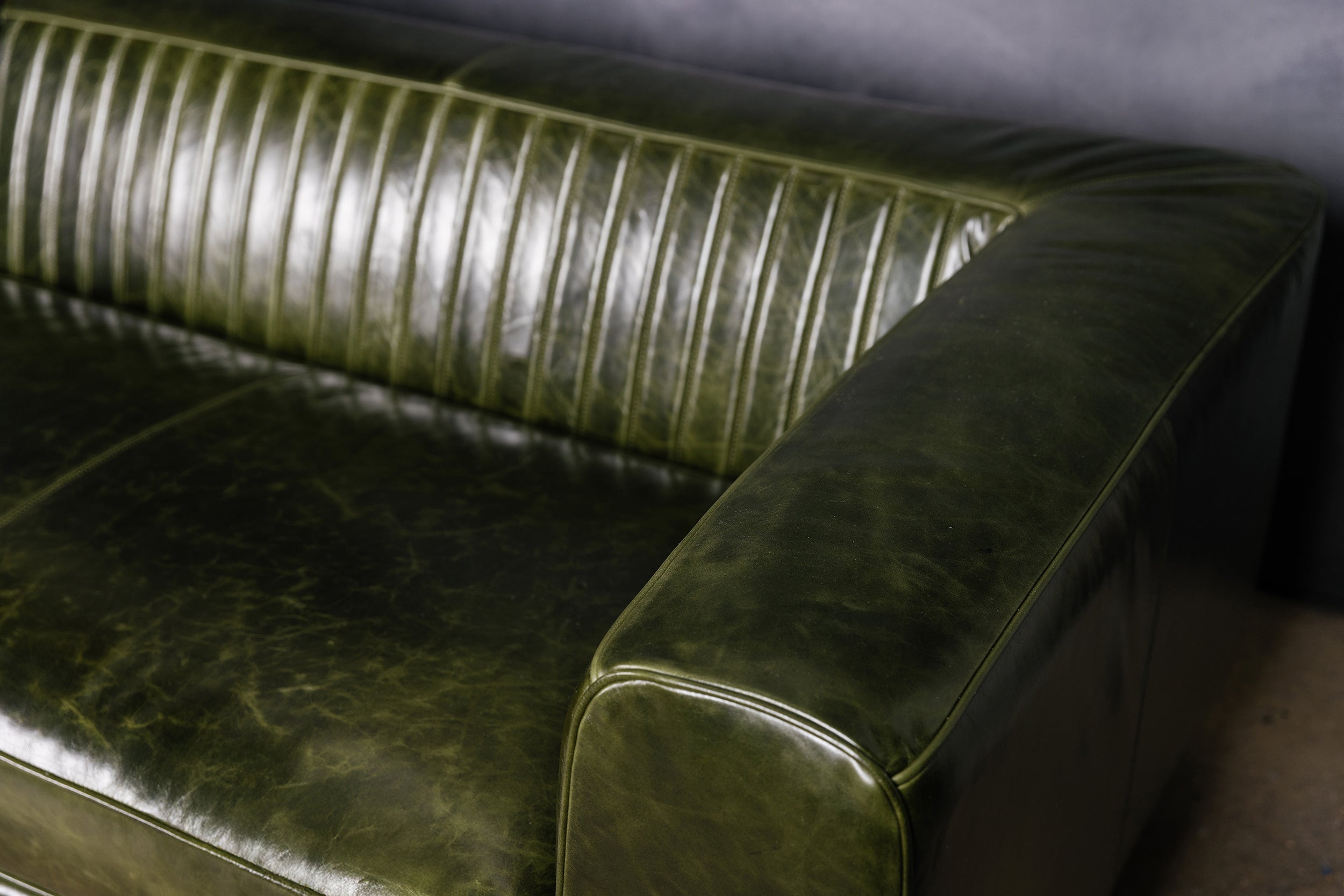 SHELBY LEATHER SECTIONAL