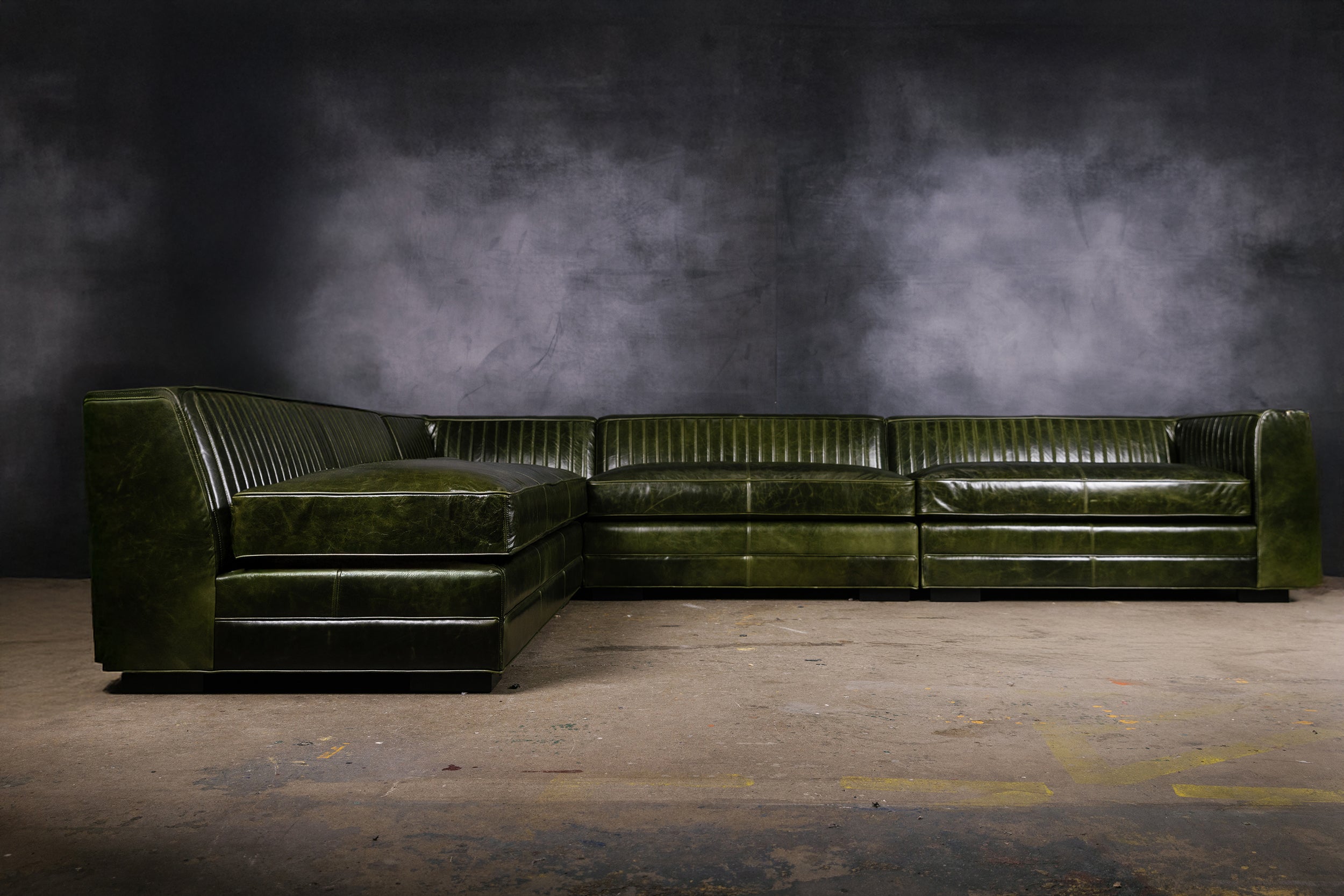 SHELBY LEATHER SECTIONAL