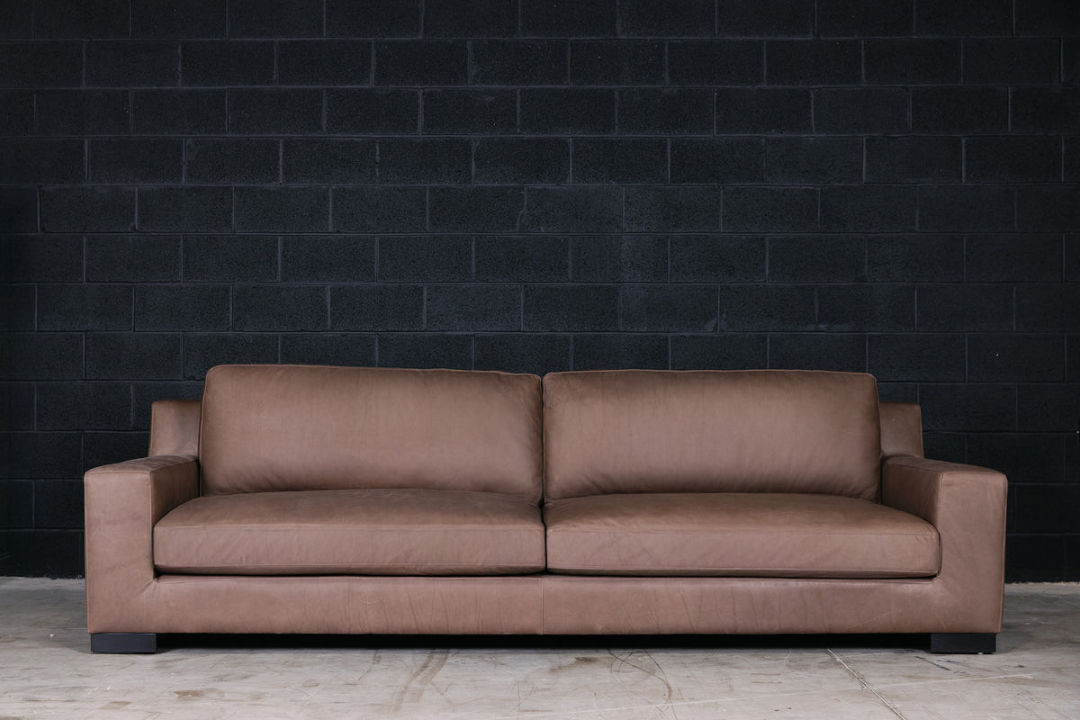 VENETO LEATHER SOFA