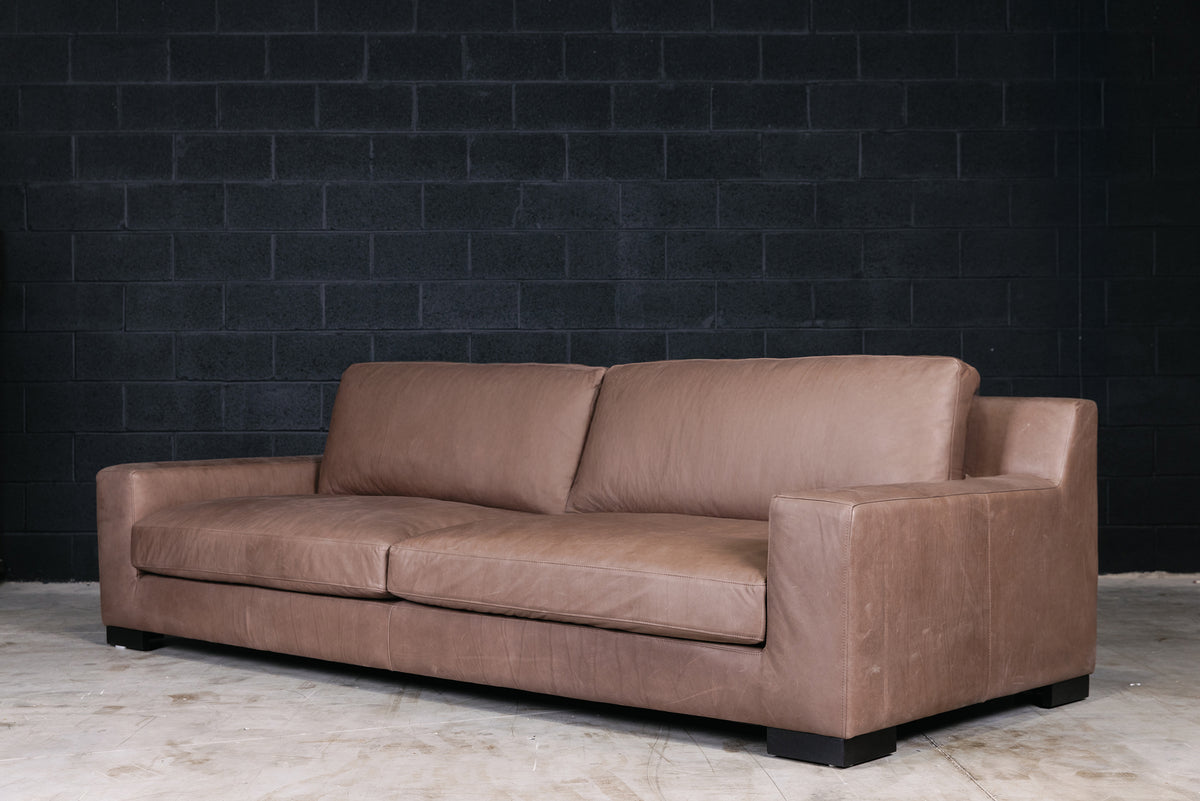 VENETO LEATHER SOFA