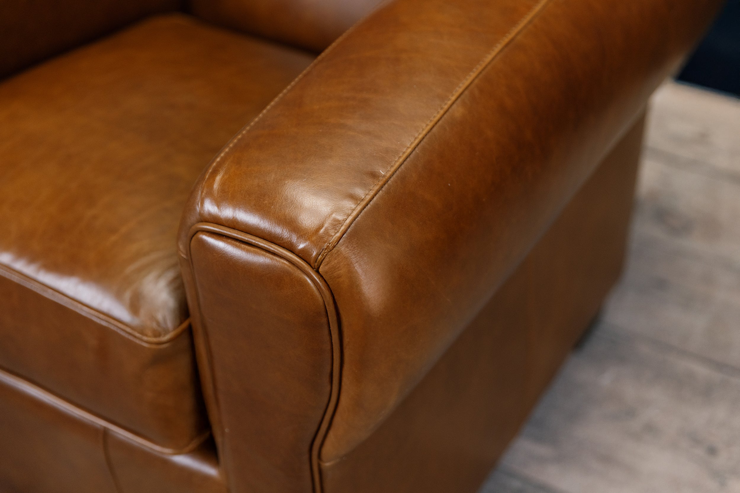 CHAISE EN CUIR BACHELOR