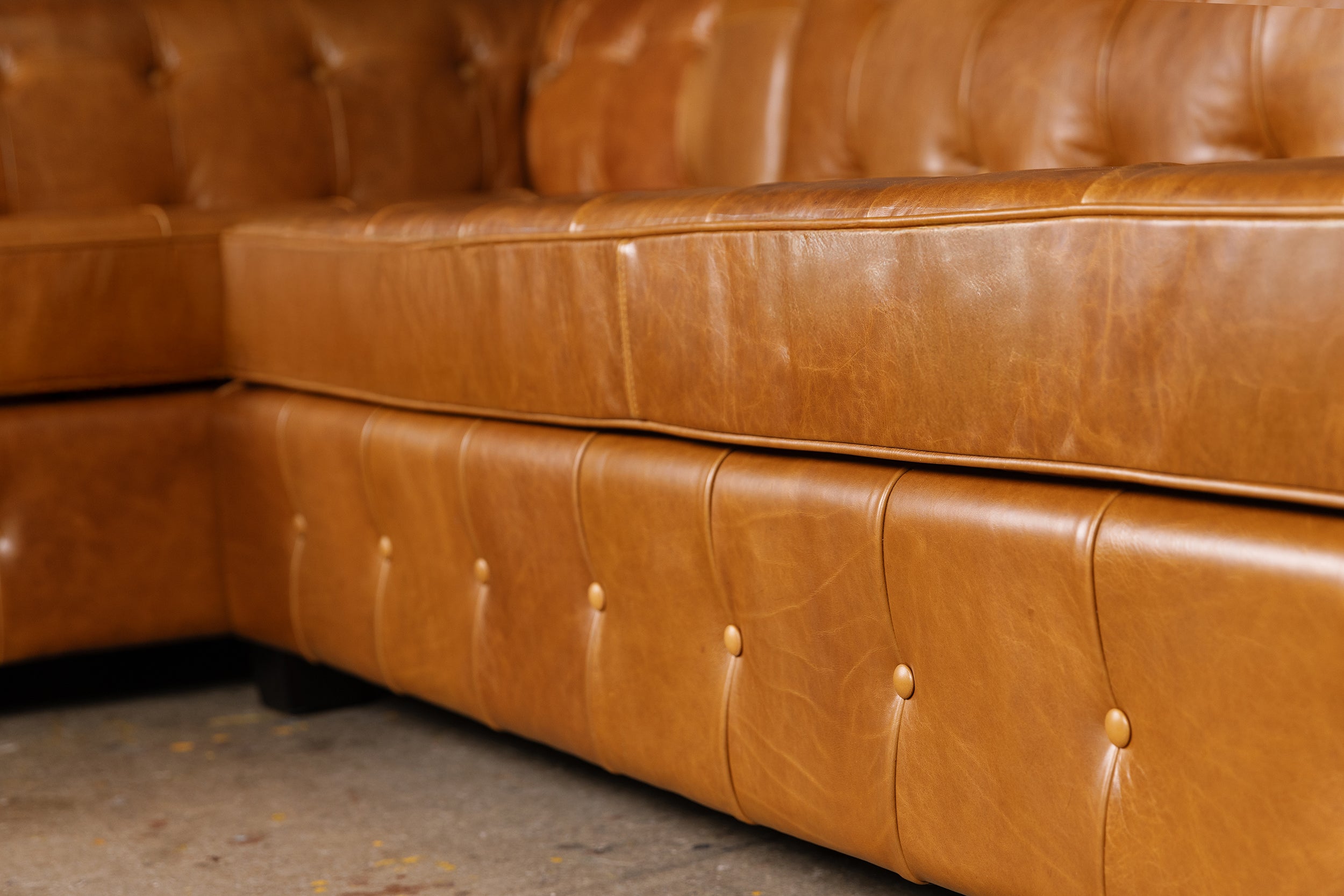 OXFORD GRAND LEATHER SECTIONAL LHF
