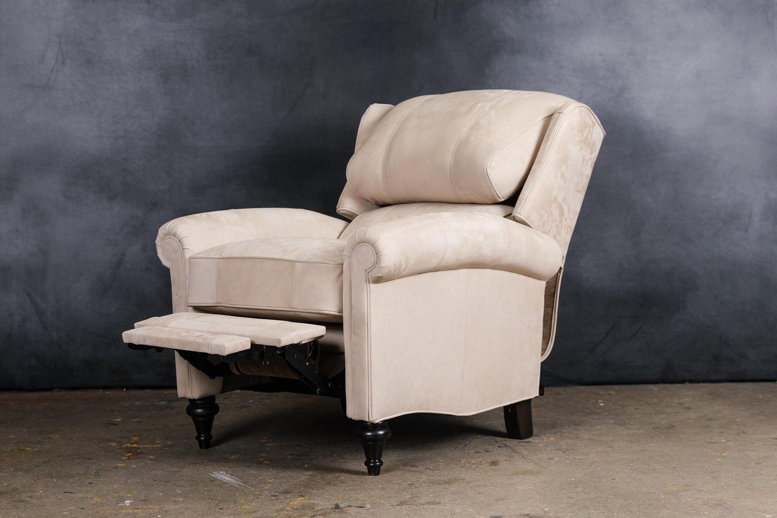 FAUTEUIL INCLINABLE JAMISON À OREILLES