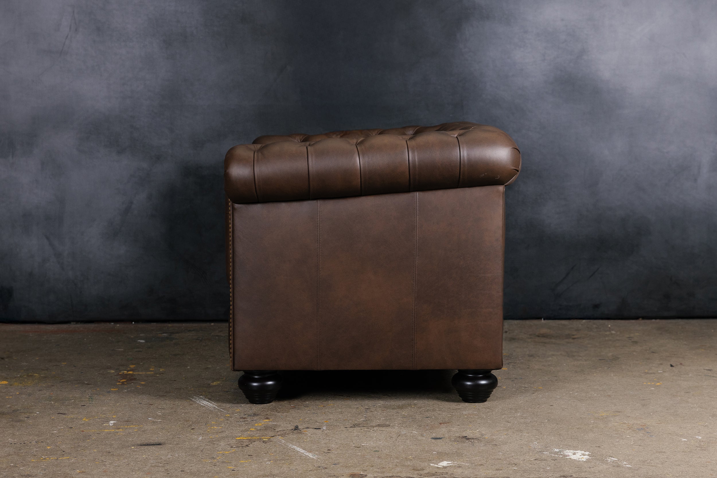 OXFORD LEATHER LOVESEAT