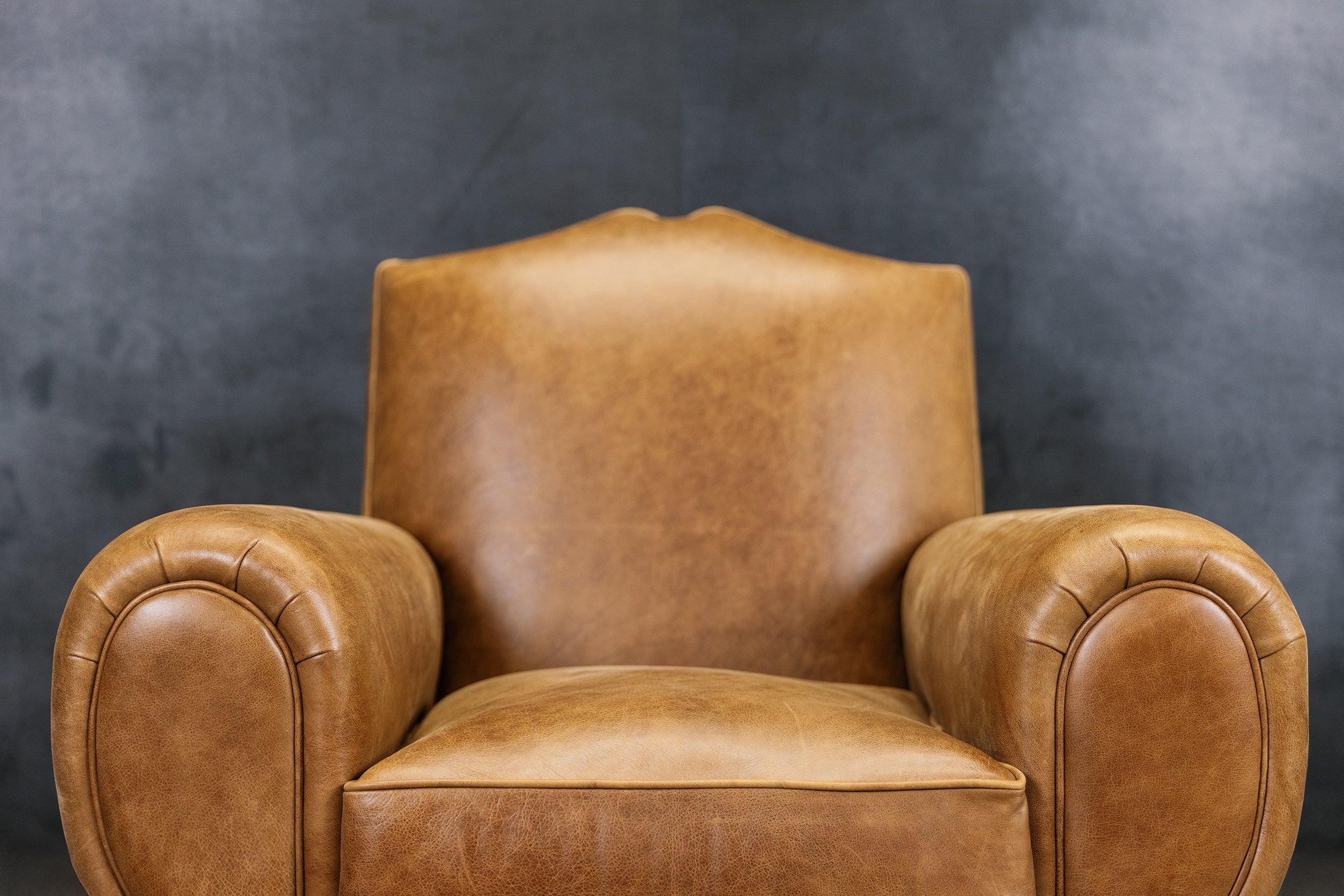 MOUSTACHE LEATHER CIGAR SWIVEL CHAIR