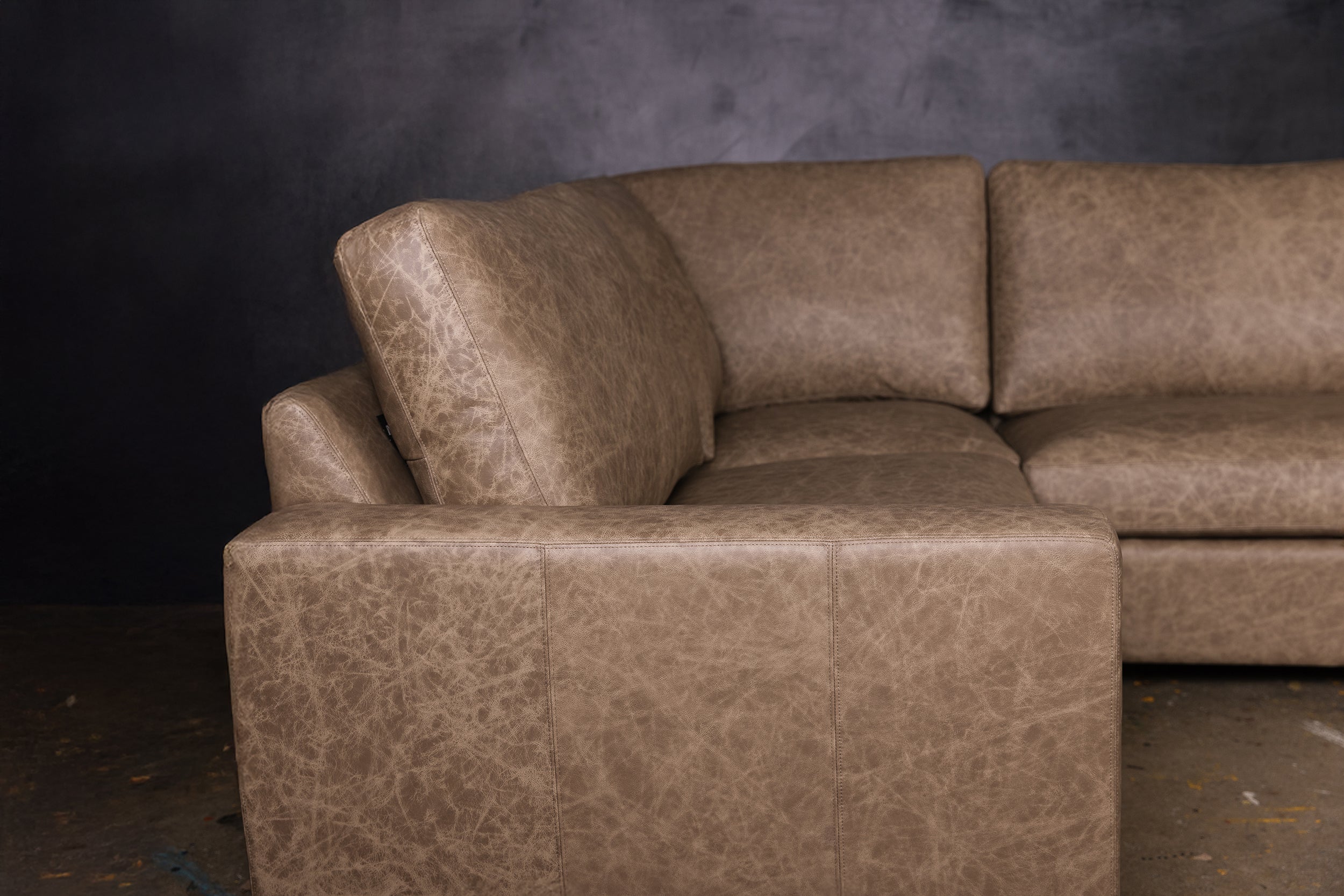 MAXELL 42 SERIES SECTIONAL 11X8 RHF