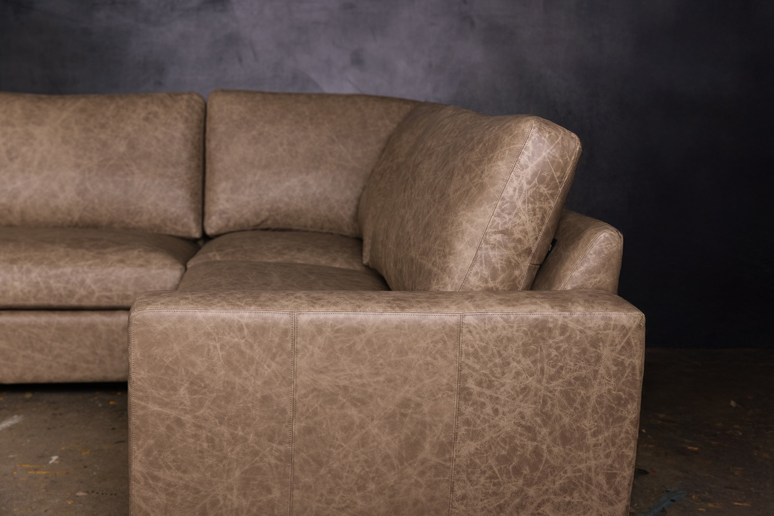 MAXELL 42 SERIES SECTIONAL 11X8 LHF