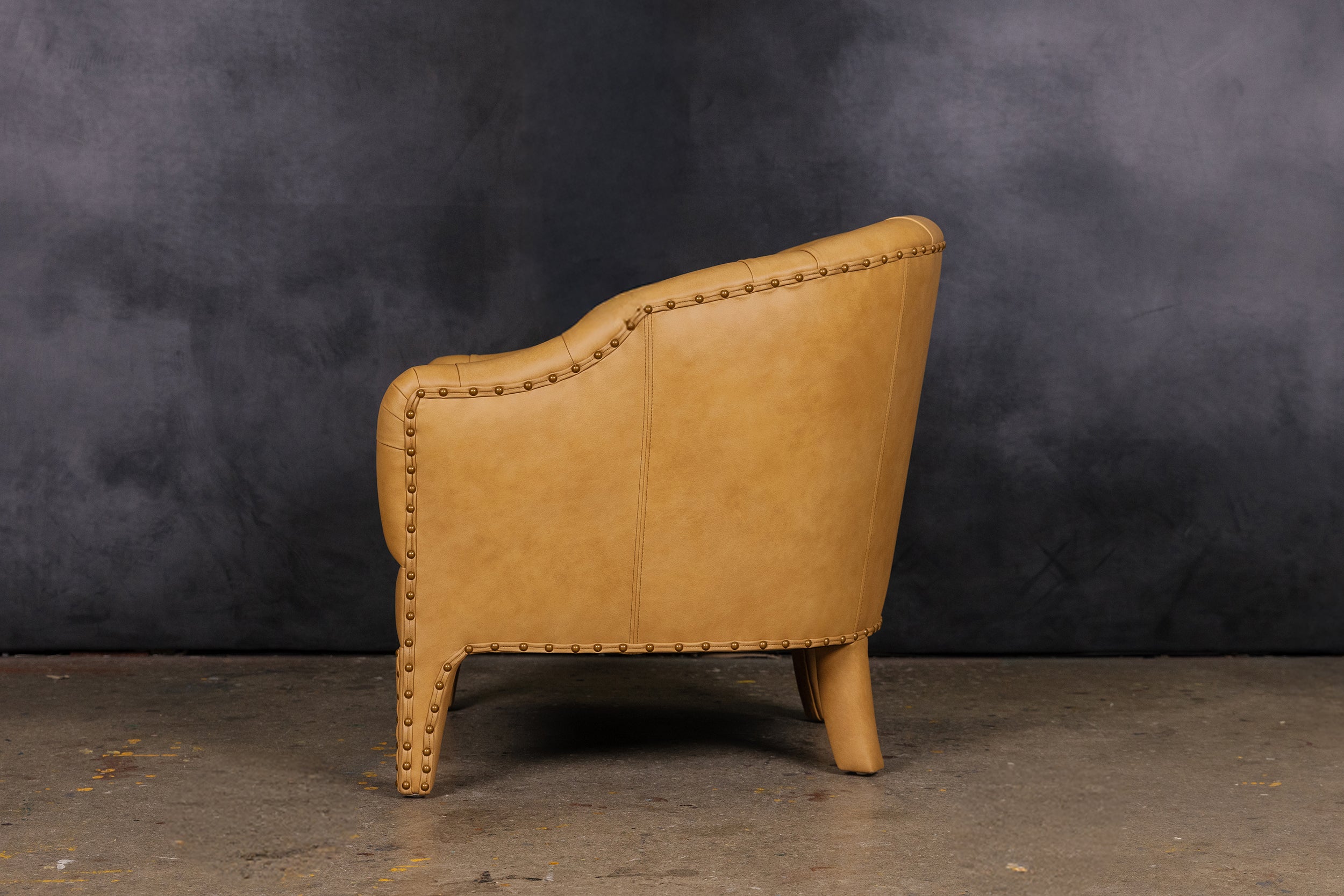 CHAISE OULTON