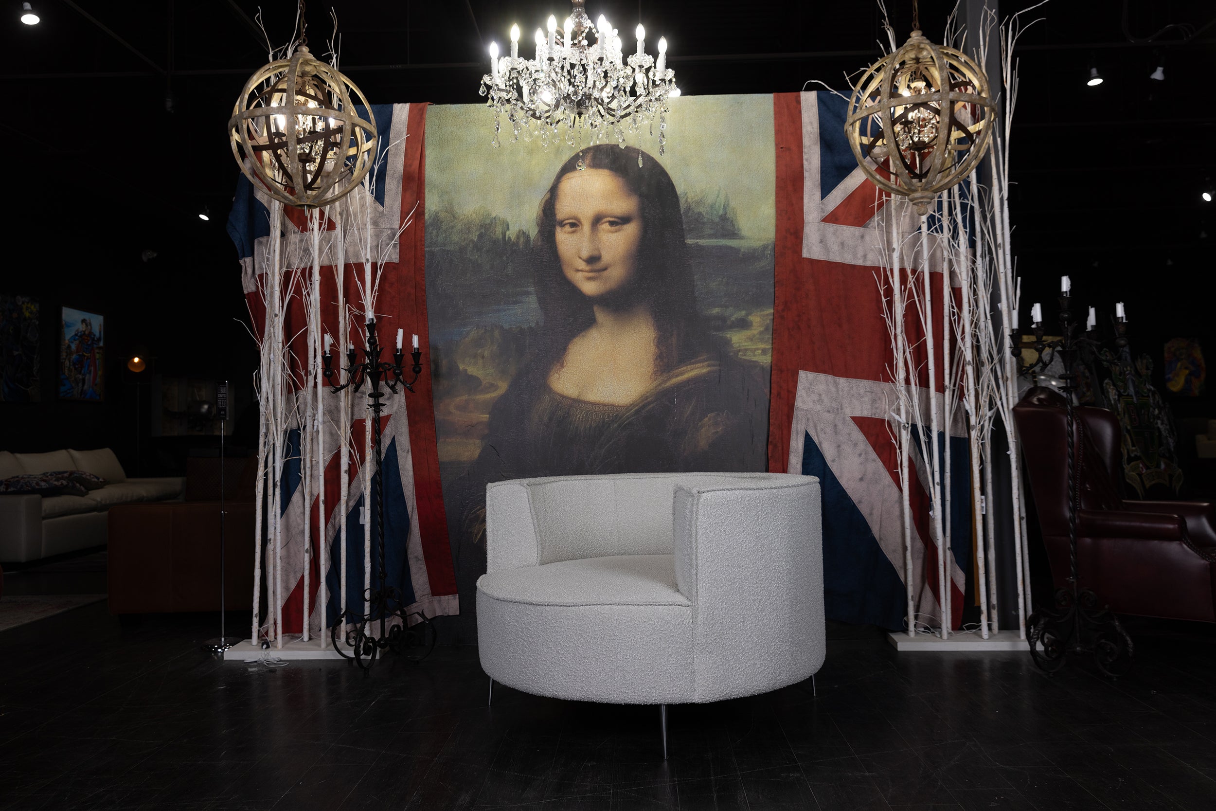 FABRIC ROUND CUDDLER 48 INCH FLOOR MODEL