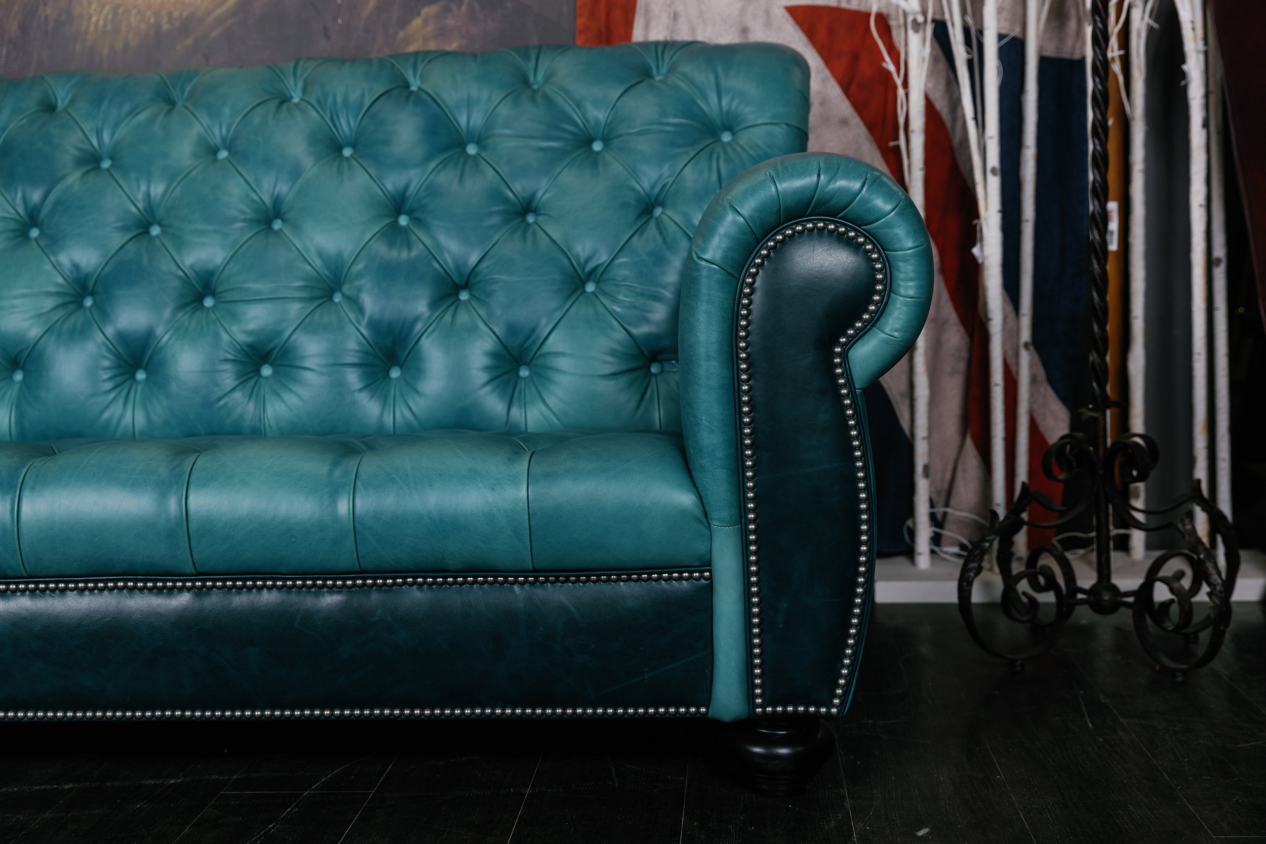 ELIZABETH LEATHER SOFA FLOOR MODEL