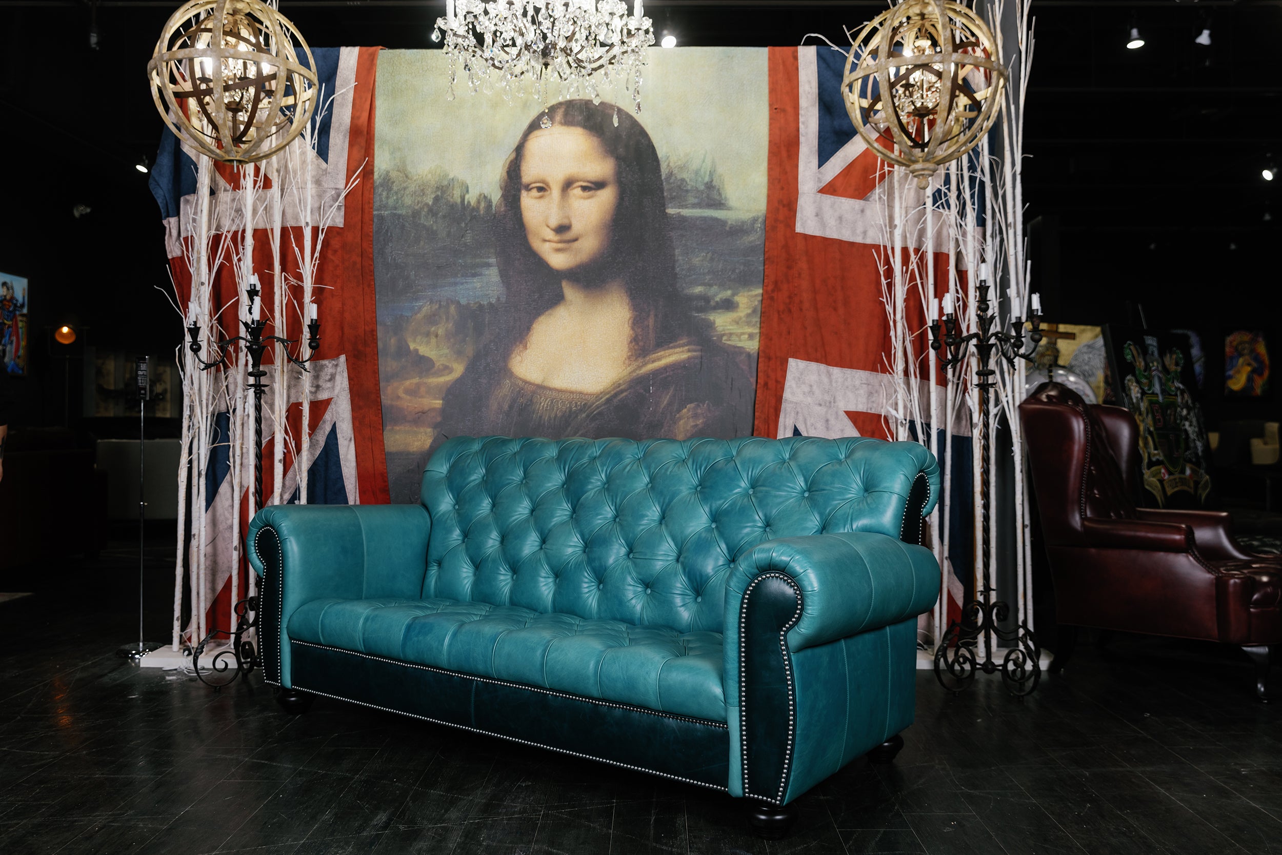 ELIZABETH LEATHER SOFA FLOOR MODEL