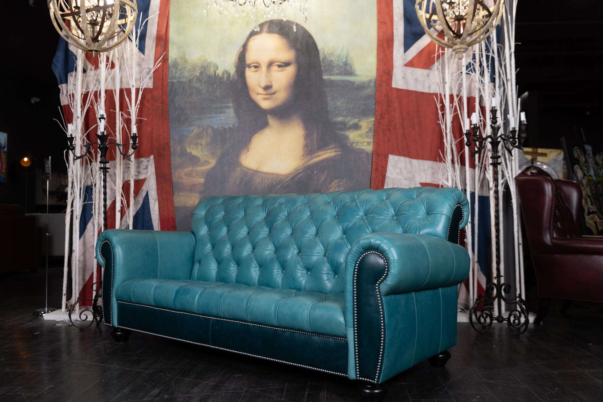 ELIZABETH LEATHER SOFA FLOOR MODEL