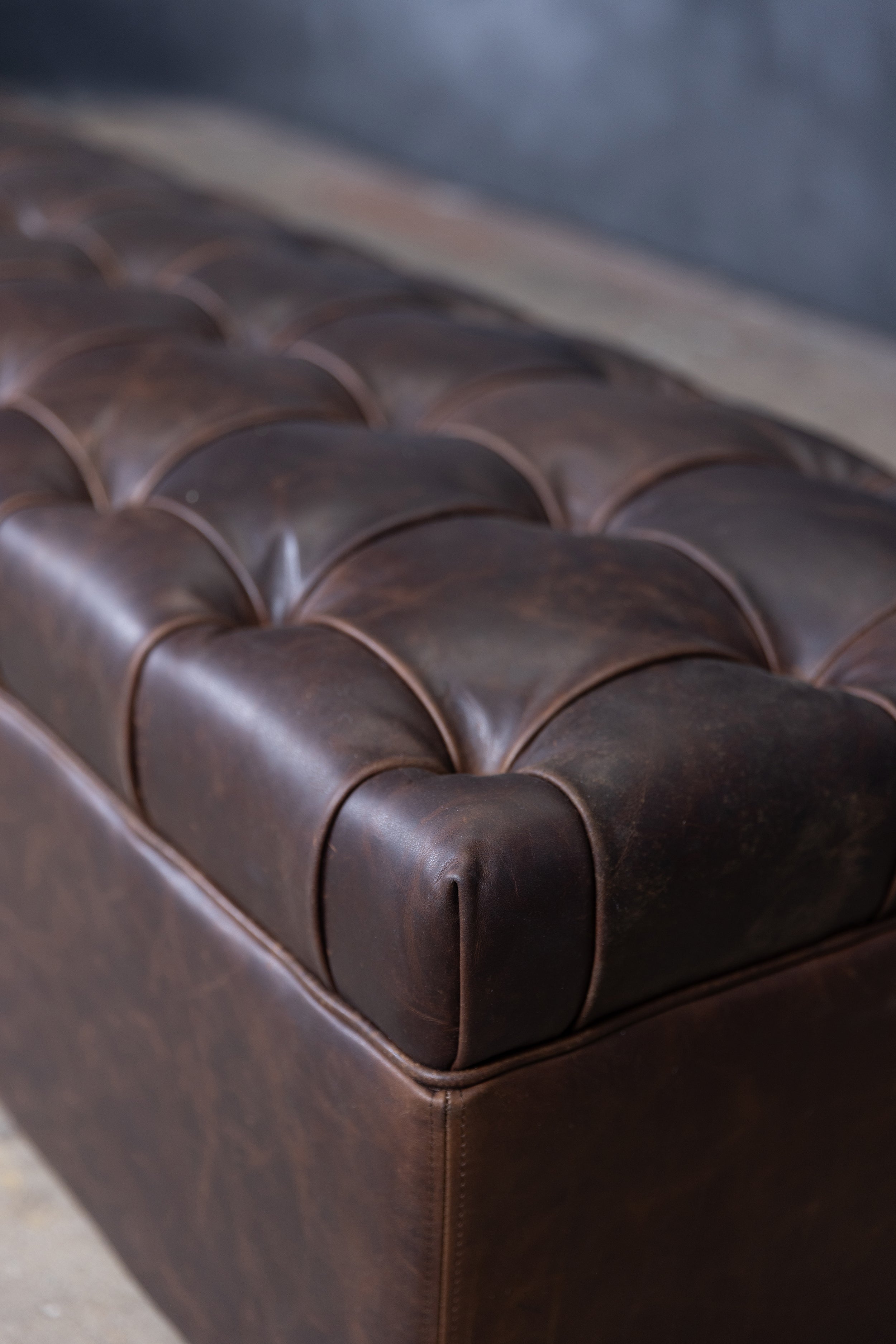 TUFTED END OF BED BENCH OTOMAN