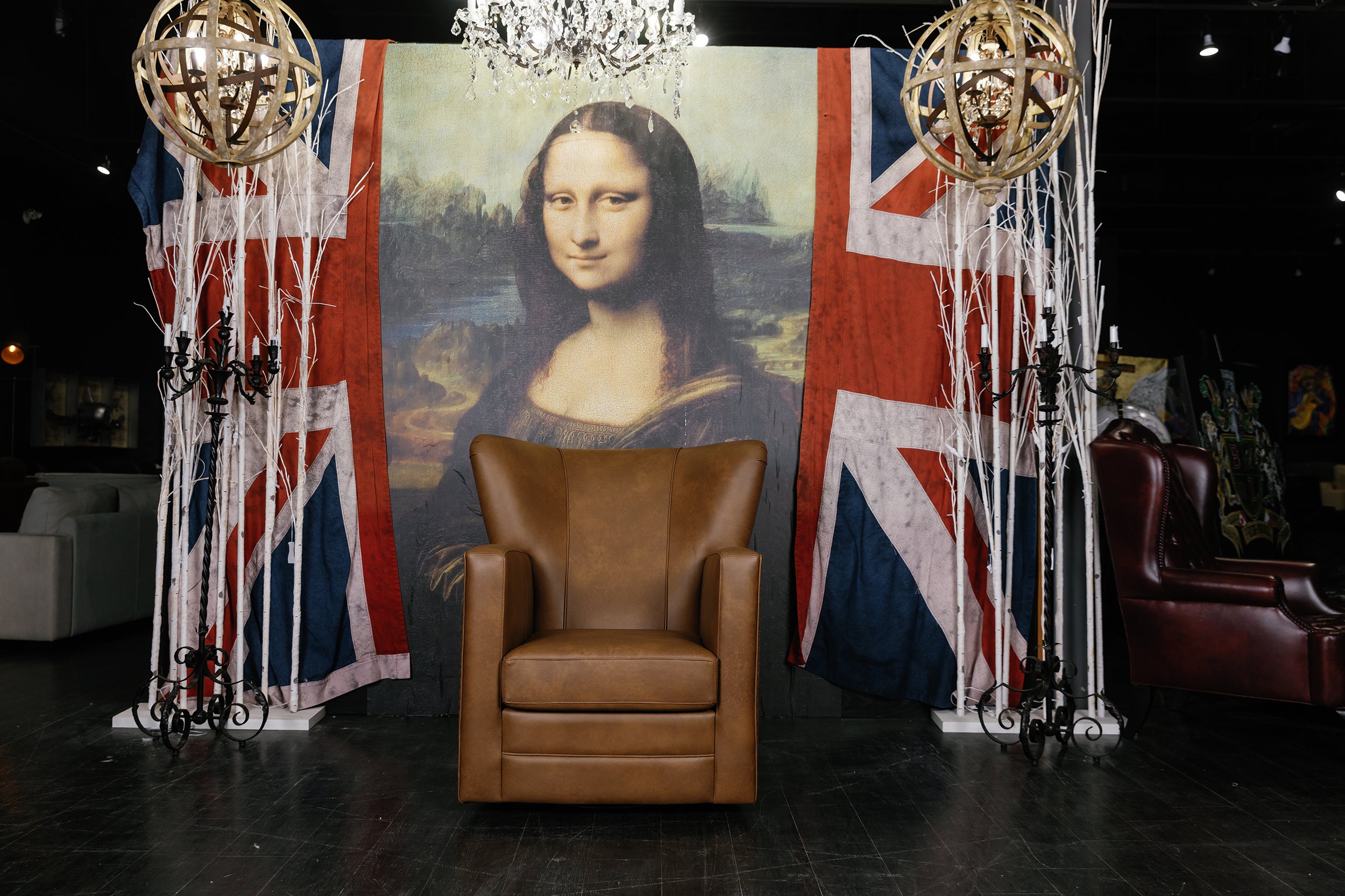 WINSLET LEATHER CHAIR FLOOR MODEL