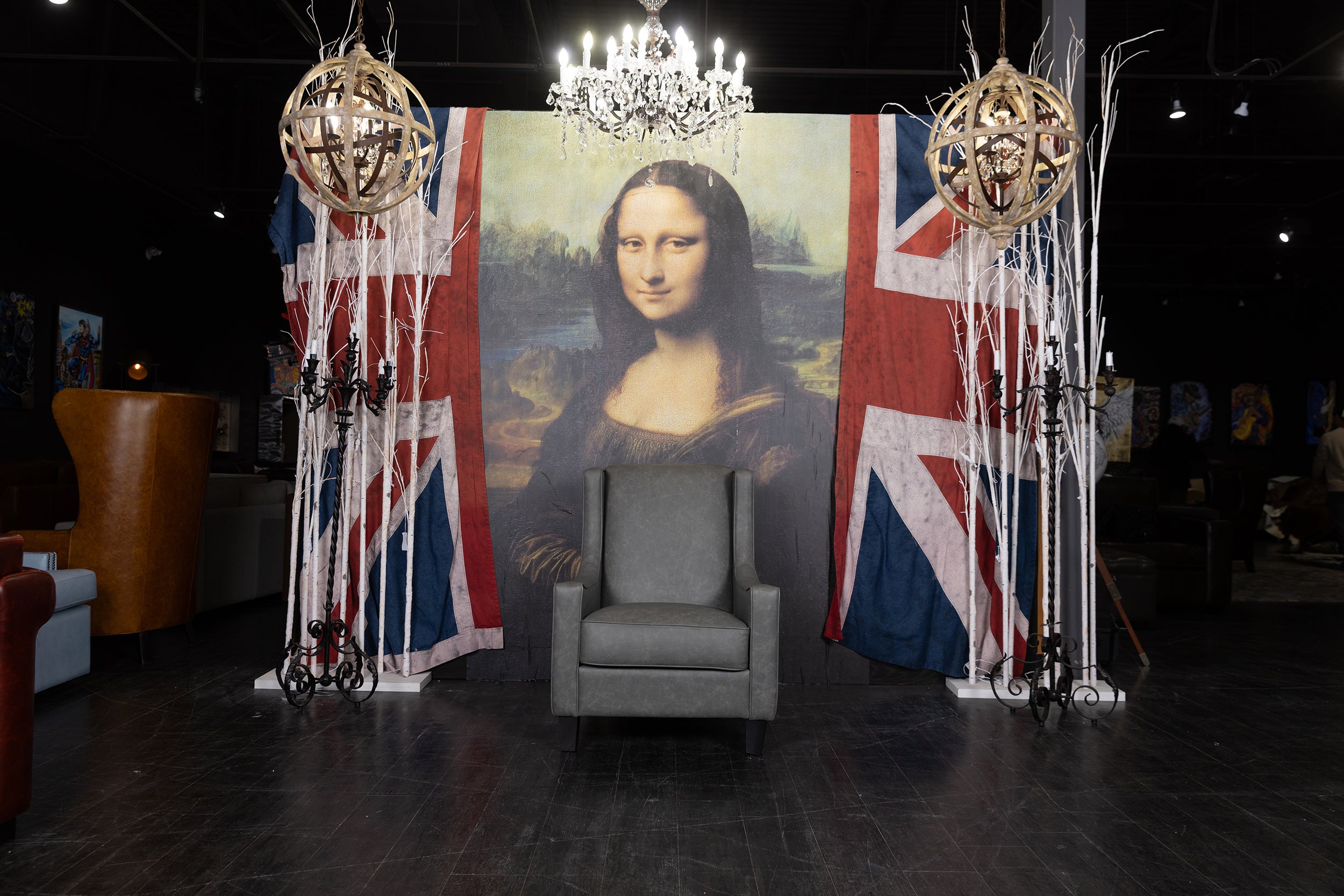 LOFT CHAIR FLOOR MODEL