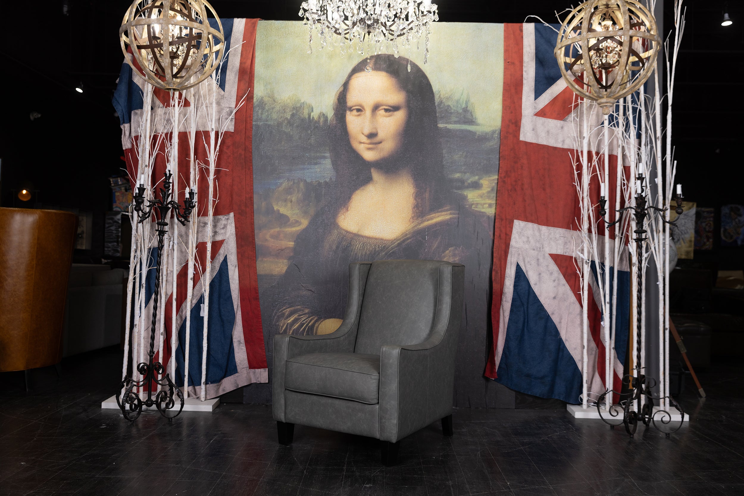 LOFT CHAIR FLOOR MODEL