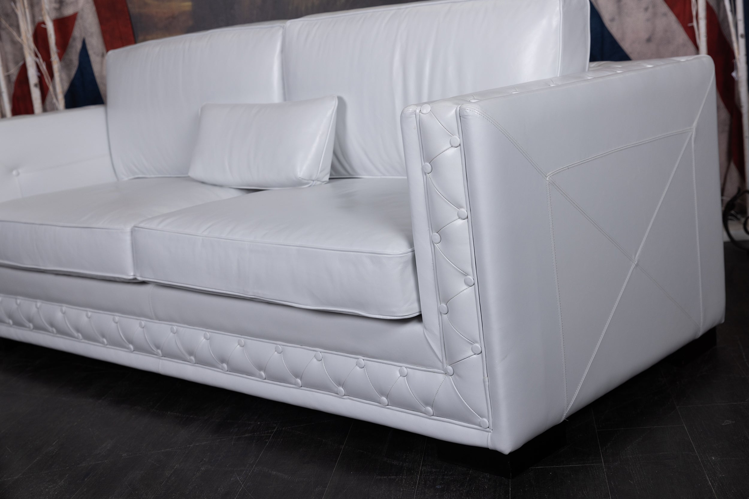 IL LUSSO SOFA FLOOR MODEL