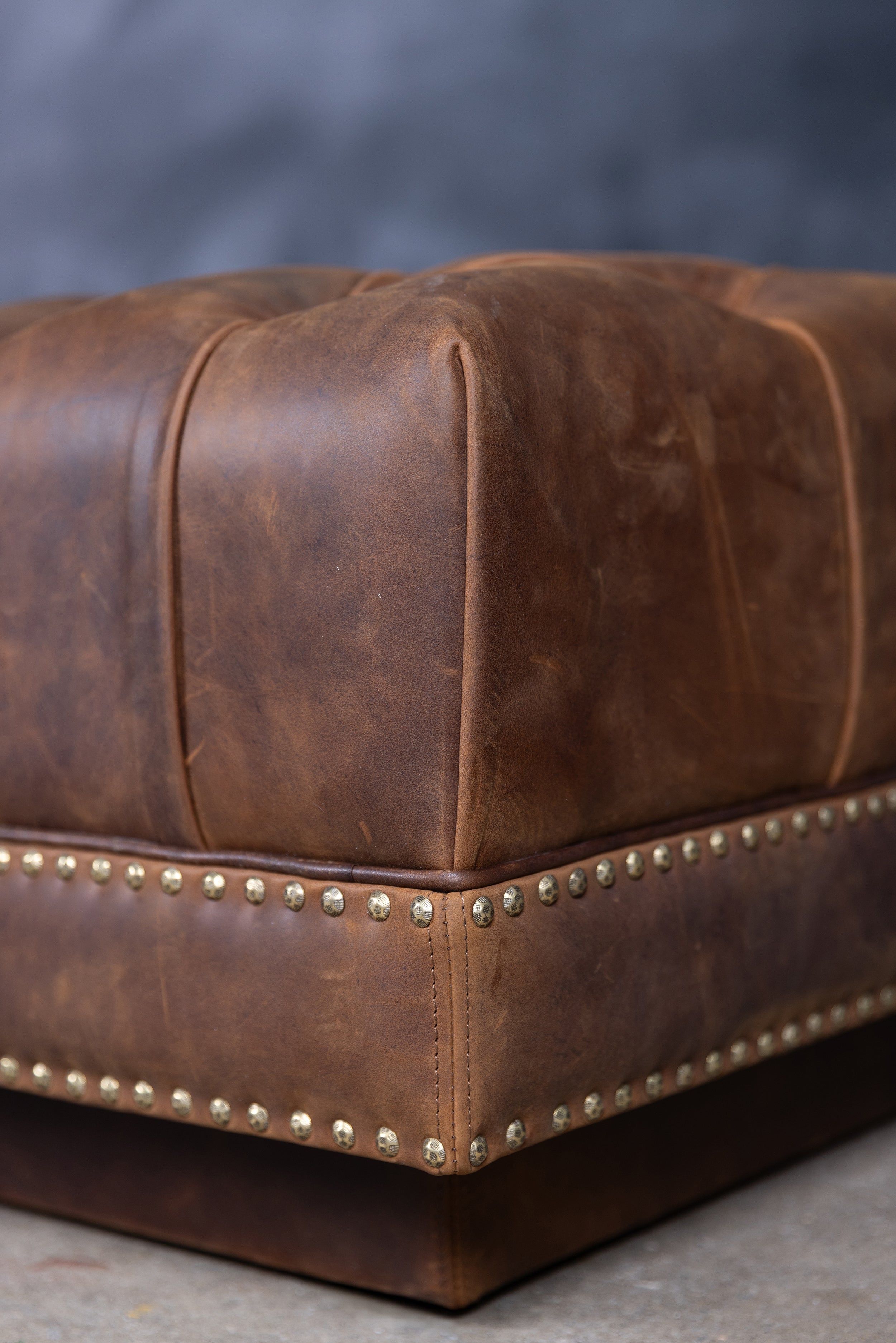 MICHELANGELO LEATHER OTTOMAN