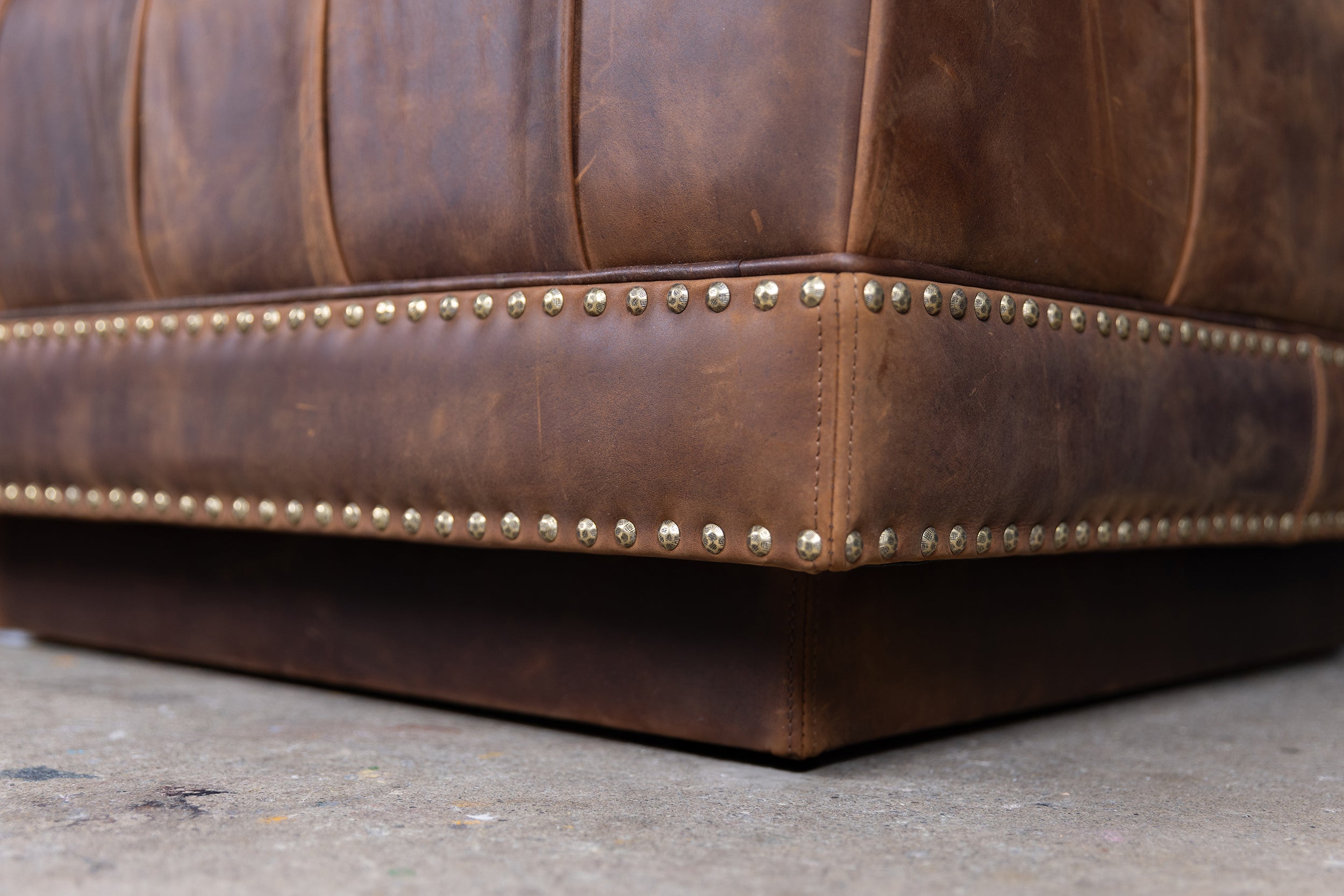 MICHELANGELO LEATHER OTTOMAN
