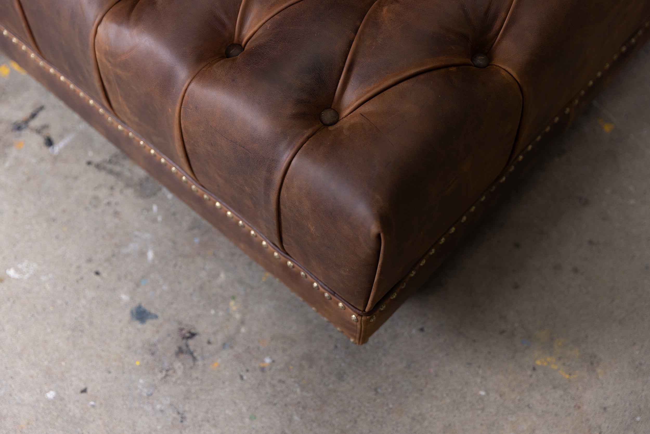 MICHELANGELO LEATHER OTTOMAN