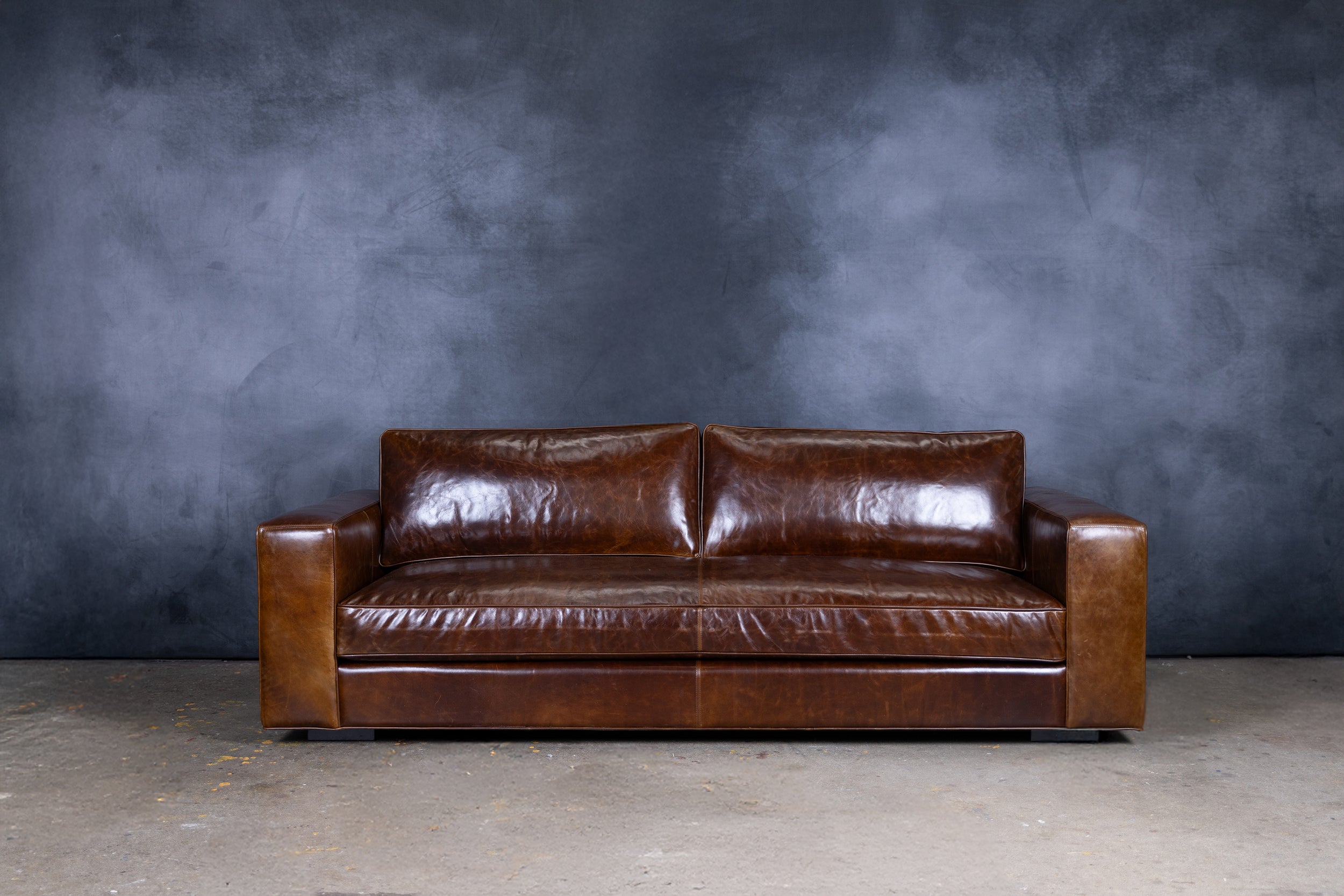 MADDEX LEATHER SOFA