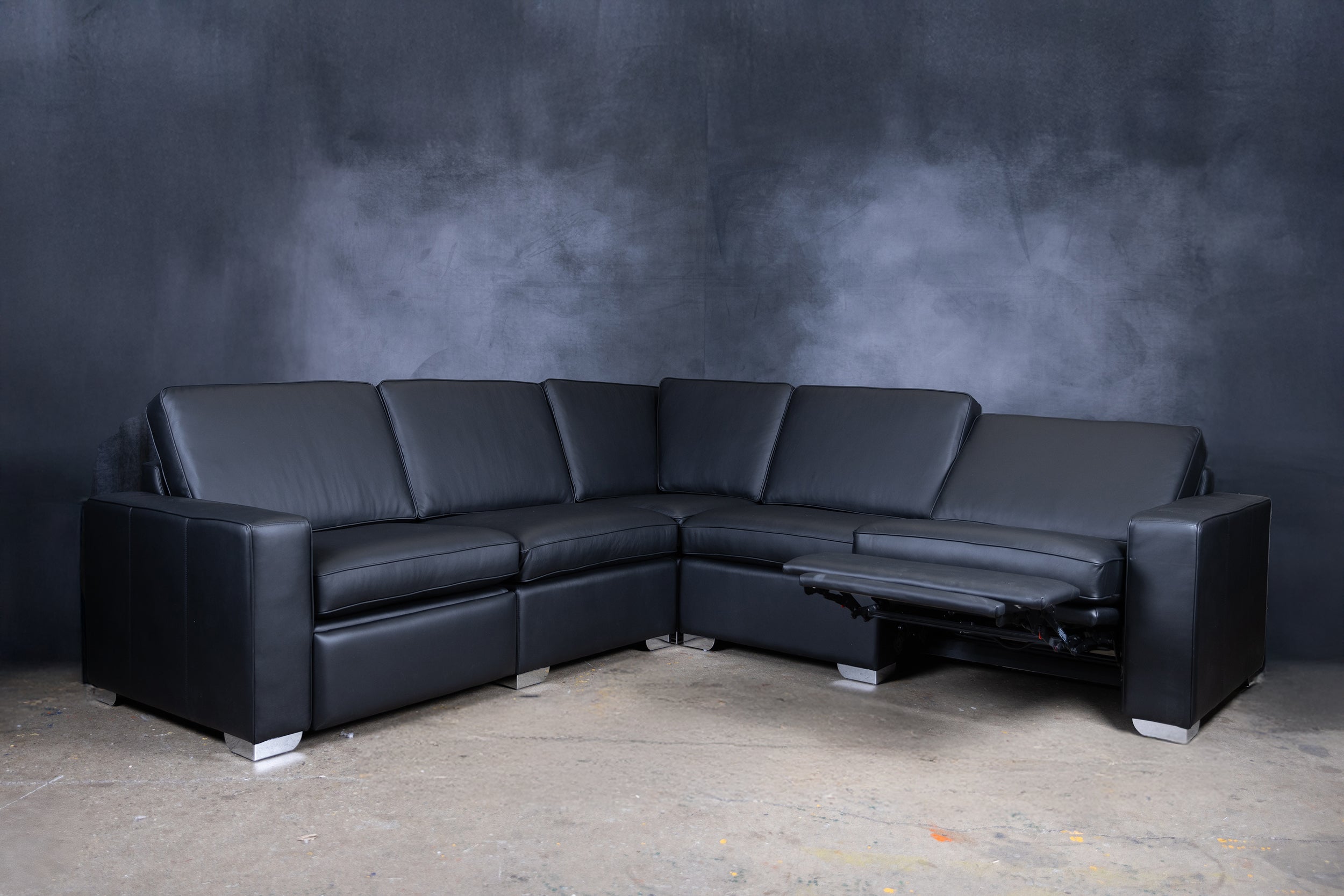 SATURN MOTION RECLINER SECIONAL