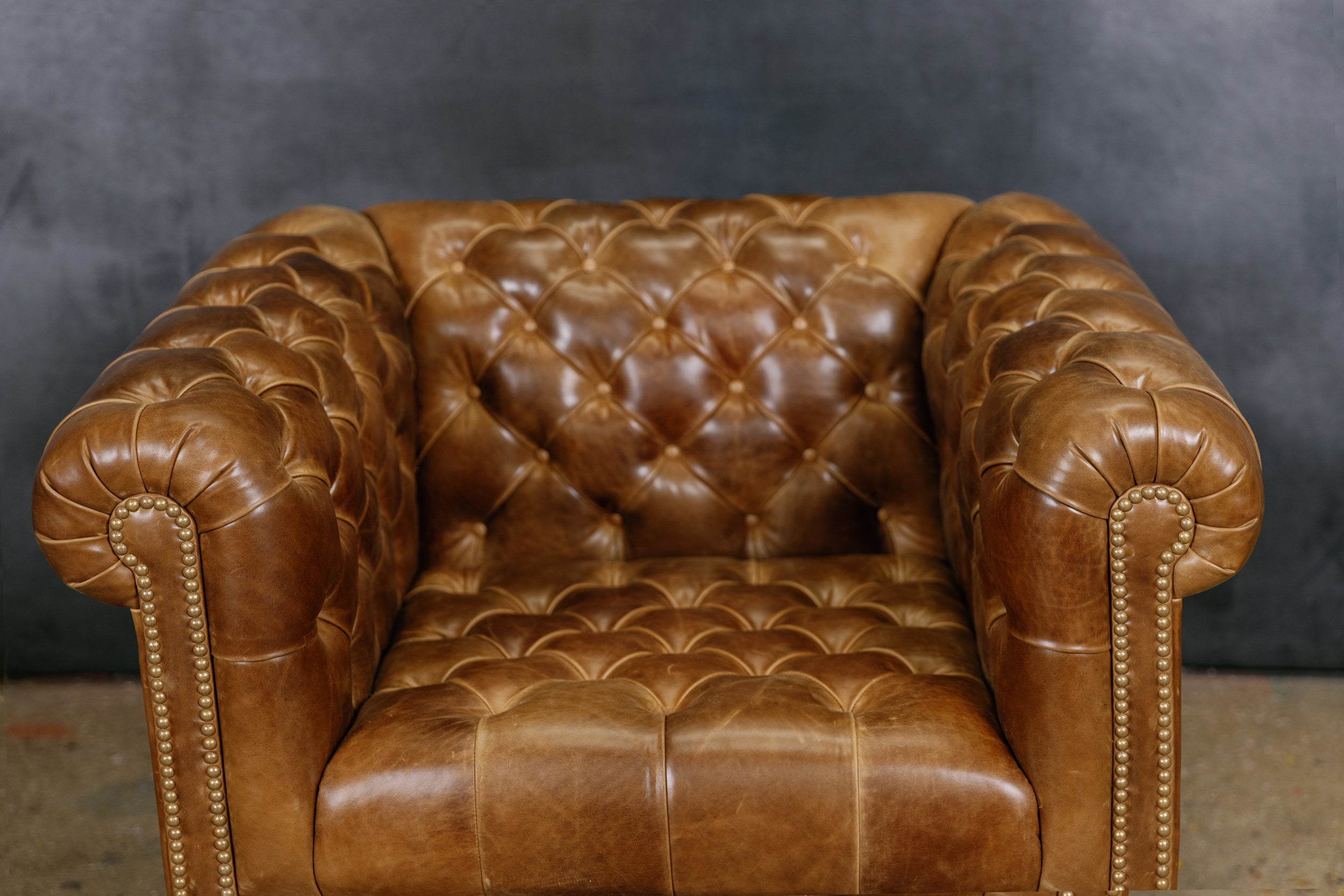 TIMOTHY LEATHER CHAIR
