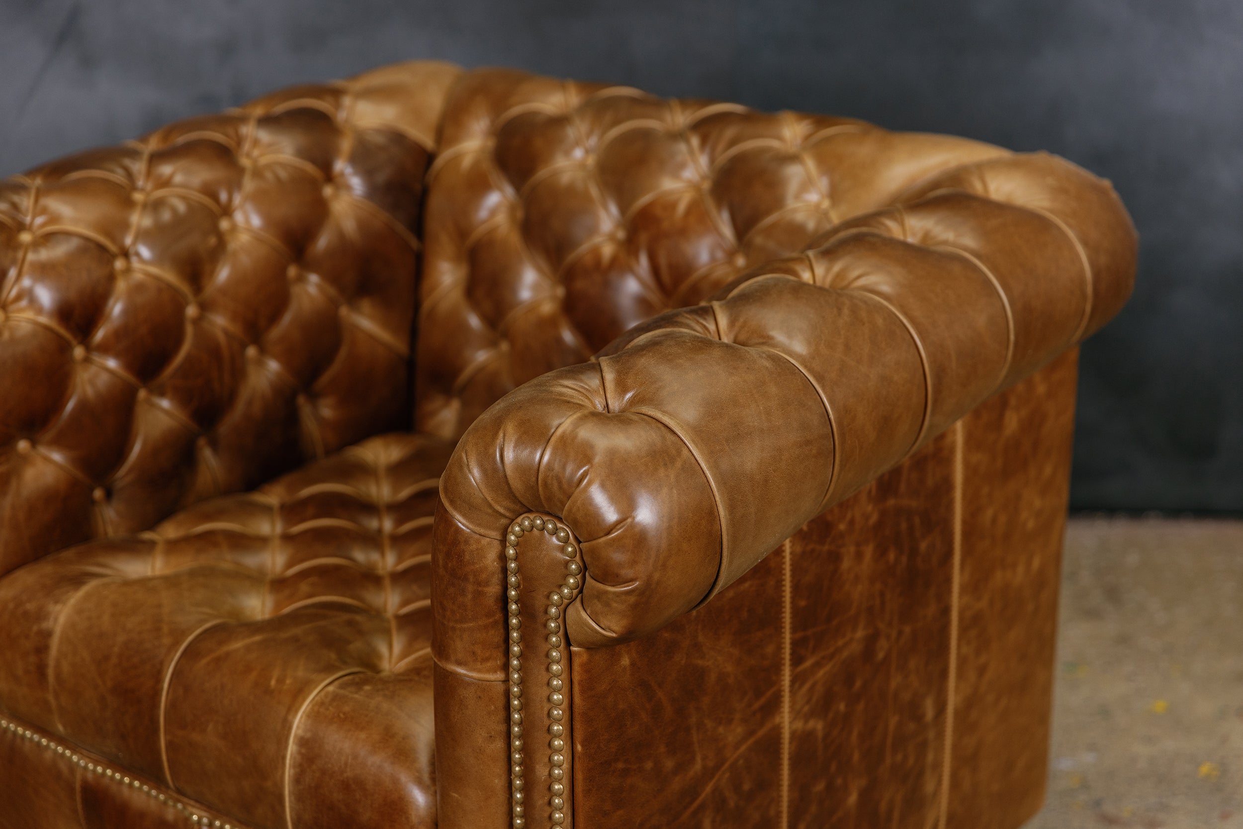 TIMOTHY LEATHER CHAIR