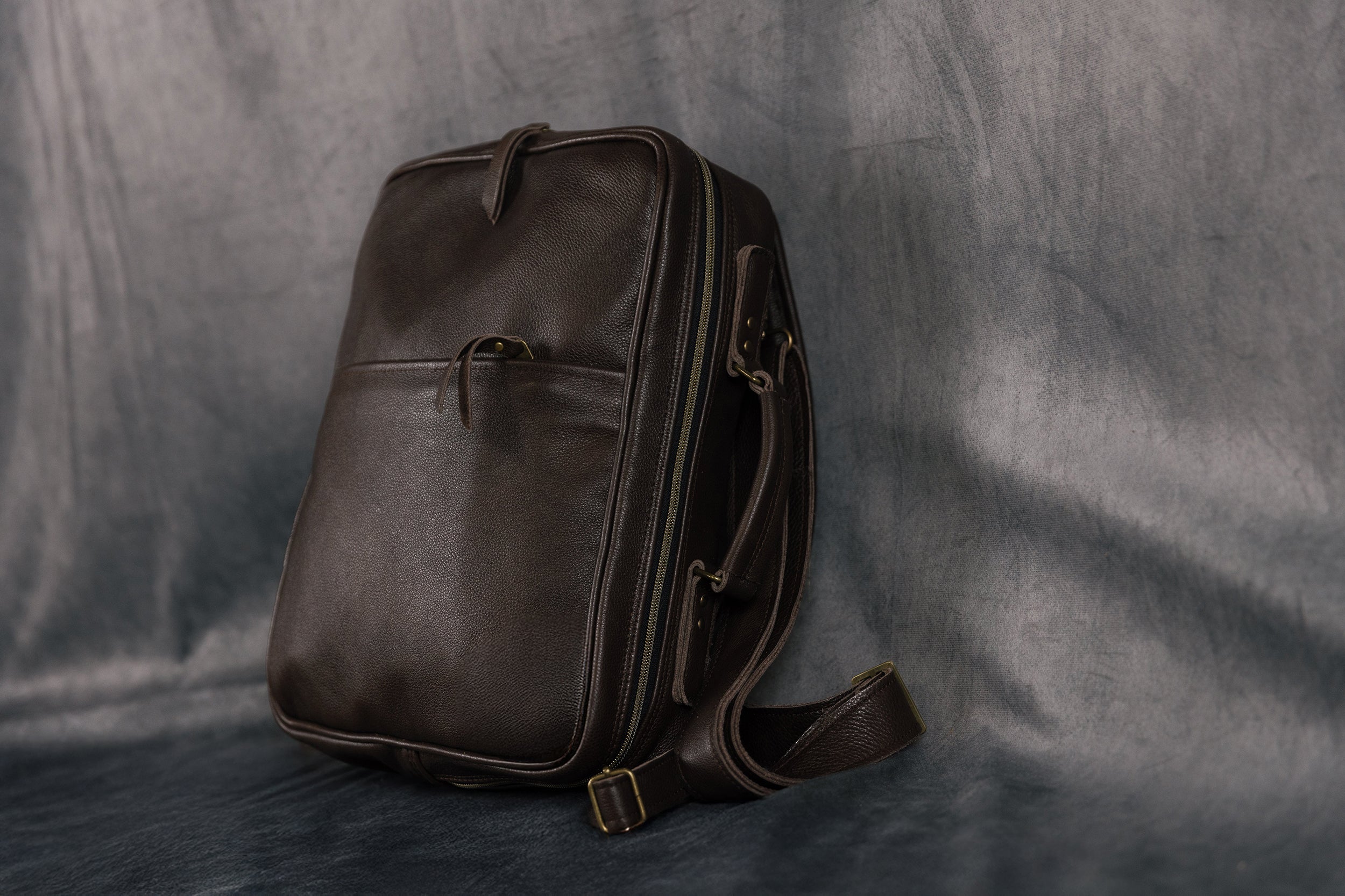 THE REGENT LEATHER MESSENGER