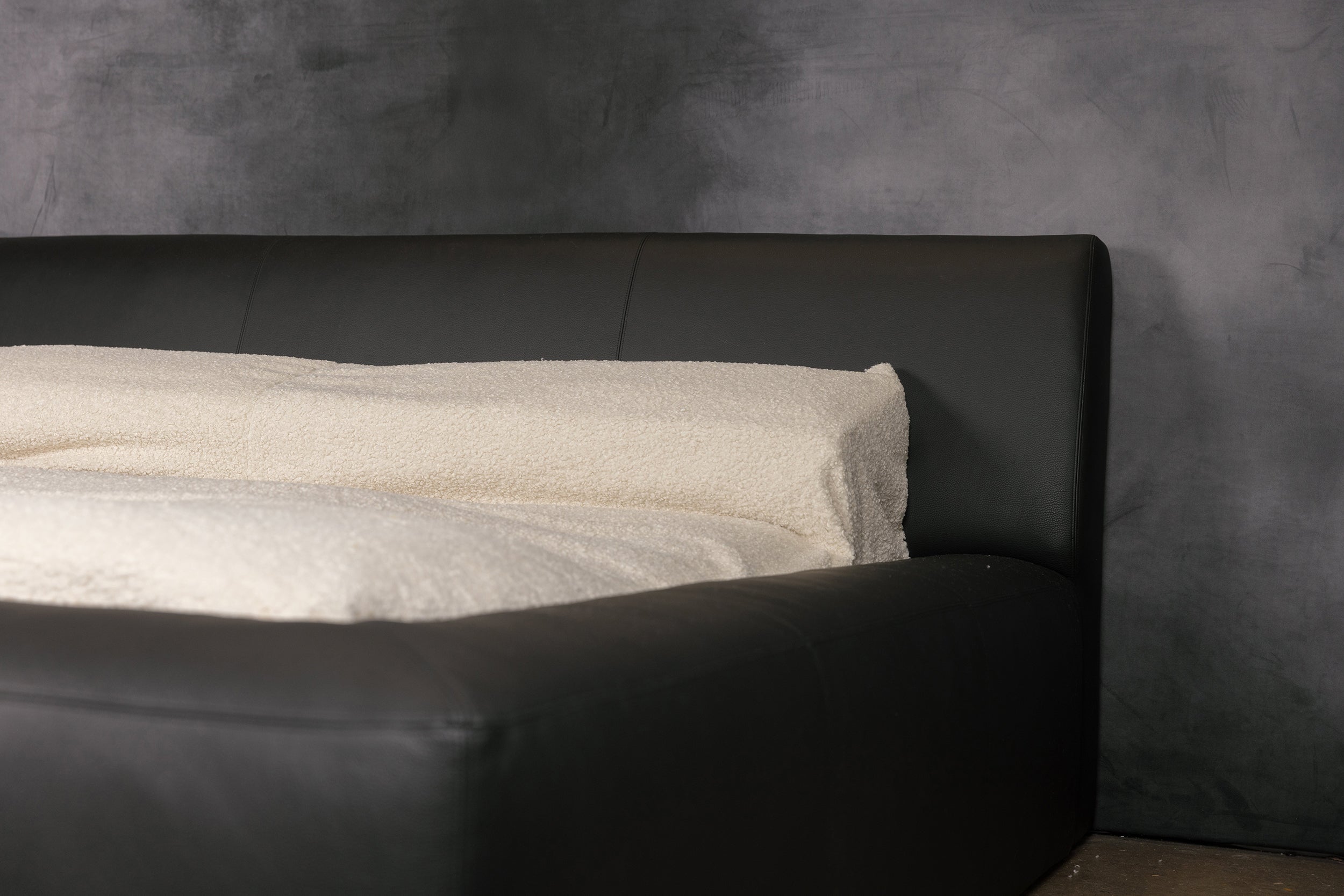 CORPORAL LEATHER BED