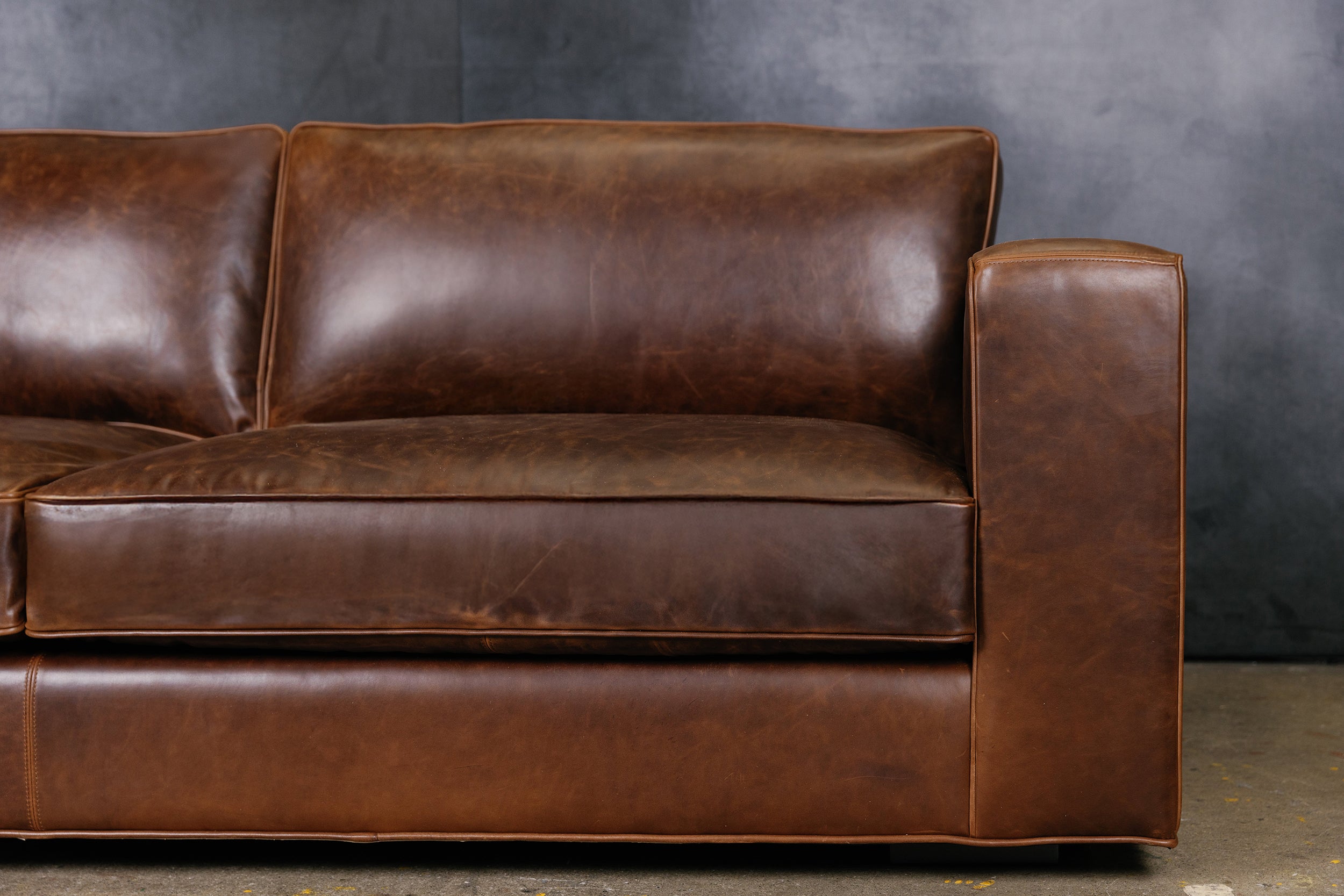MADDEX LEATHER SOFA