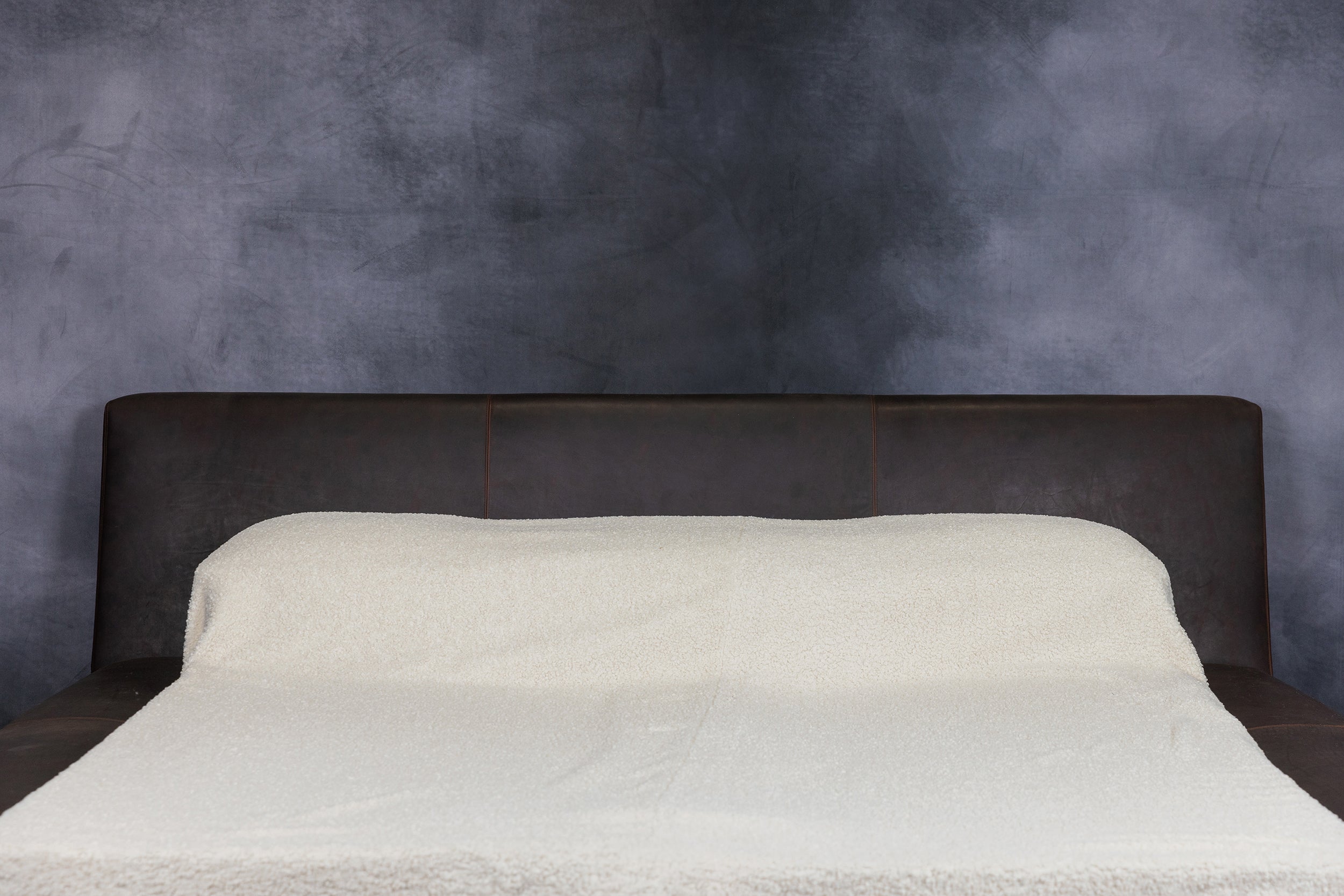 CORPORAL LEATHER BED