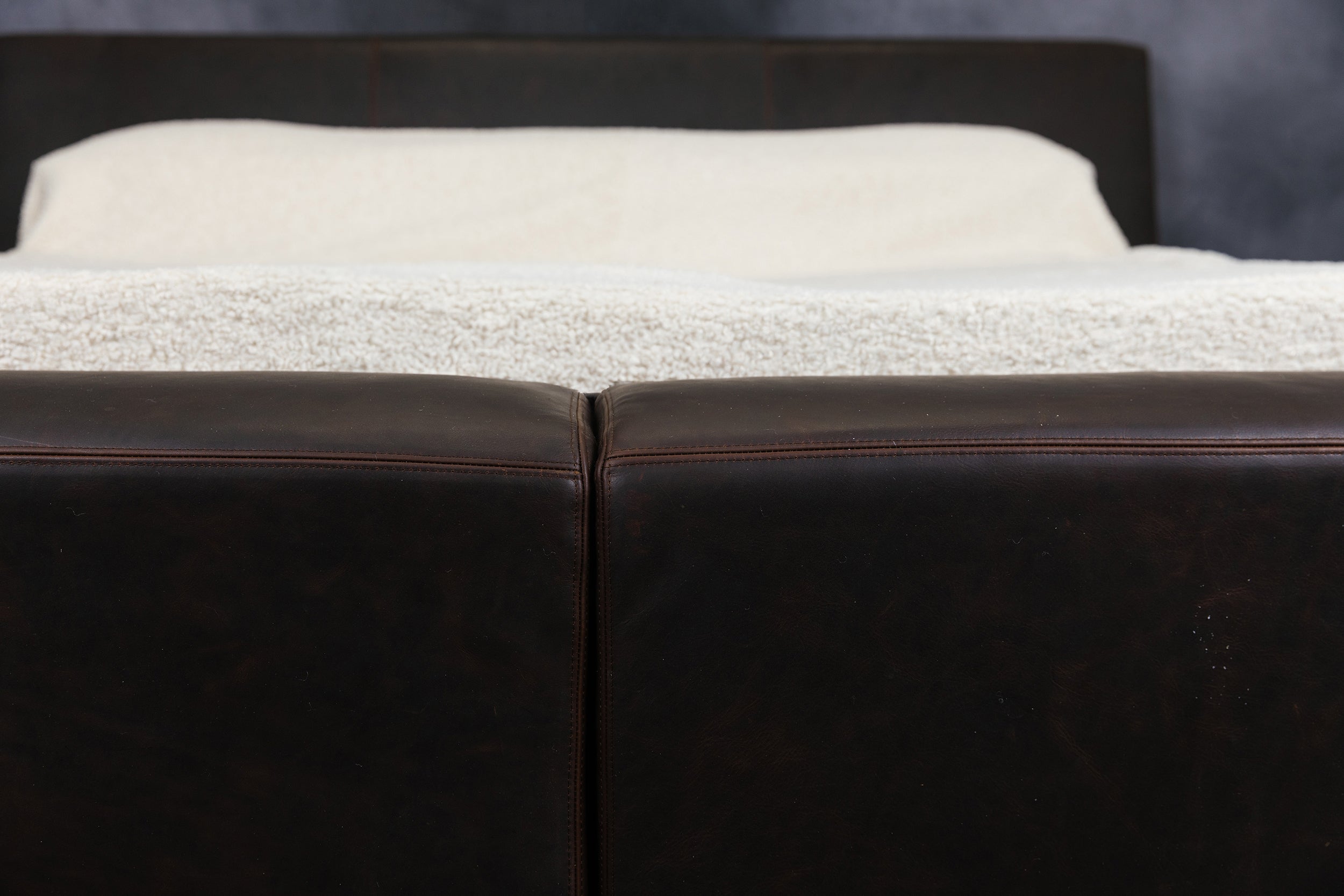 CORPORAL LEATHER BED