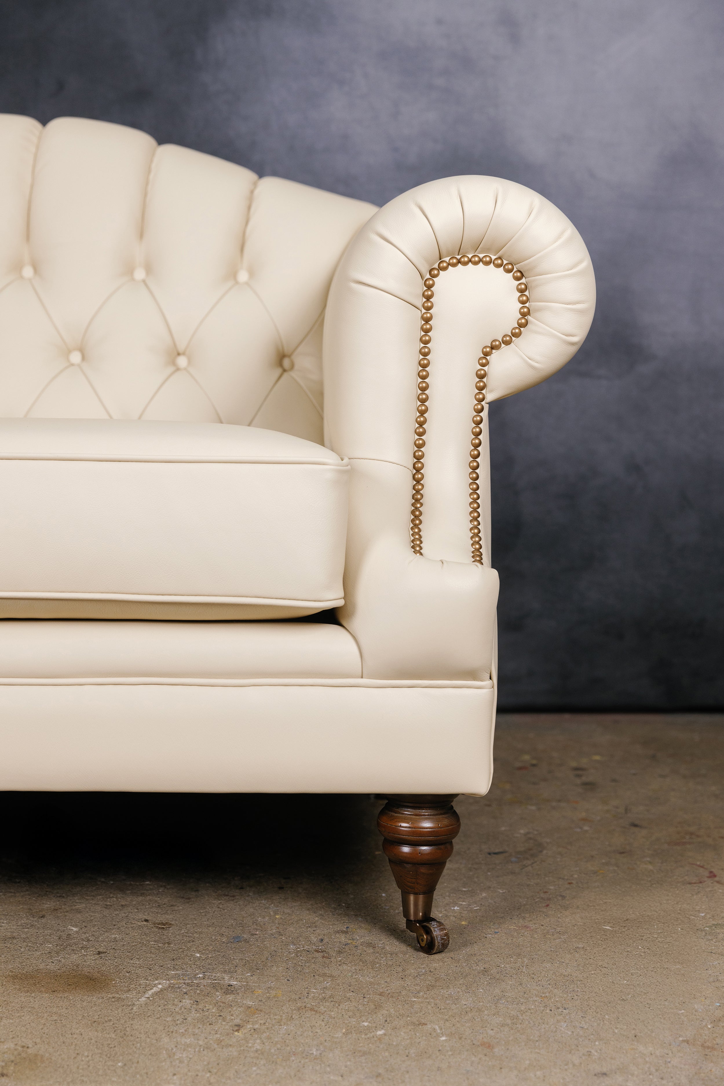 ASHBURY LEATHER SOFA