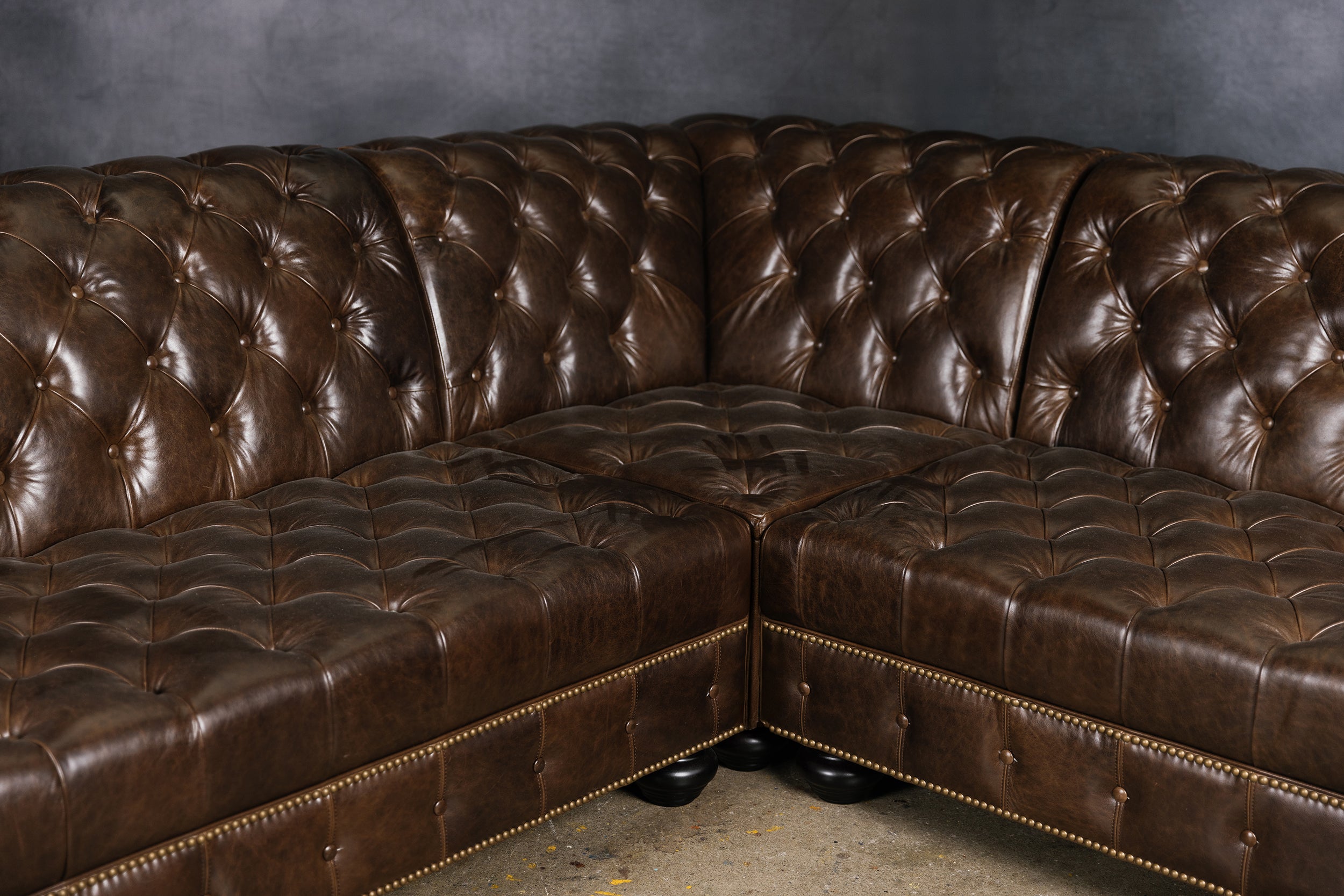 THE ROYAL ELEGANCE  LUXURY TUFTED SECTIONAL