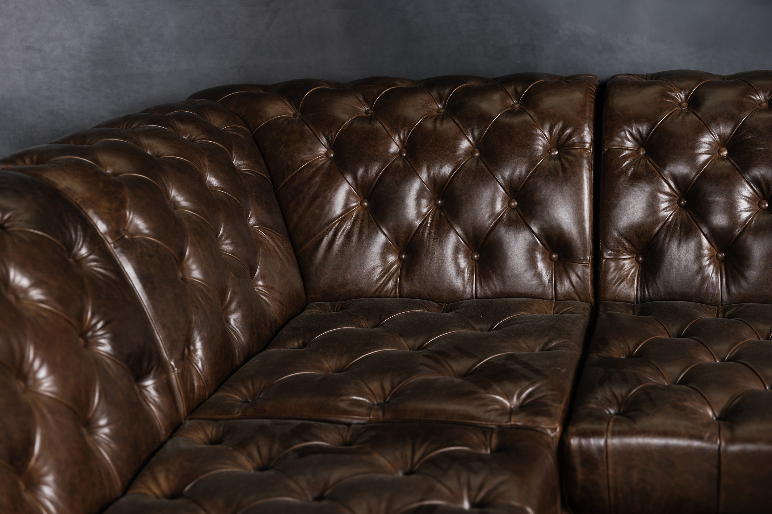 THE ROYAL ELEGANCE  LUXURY TUFTED SECTIONAL