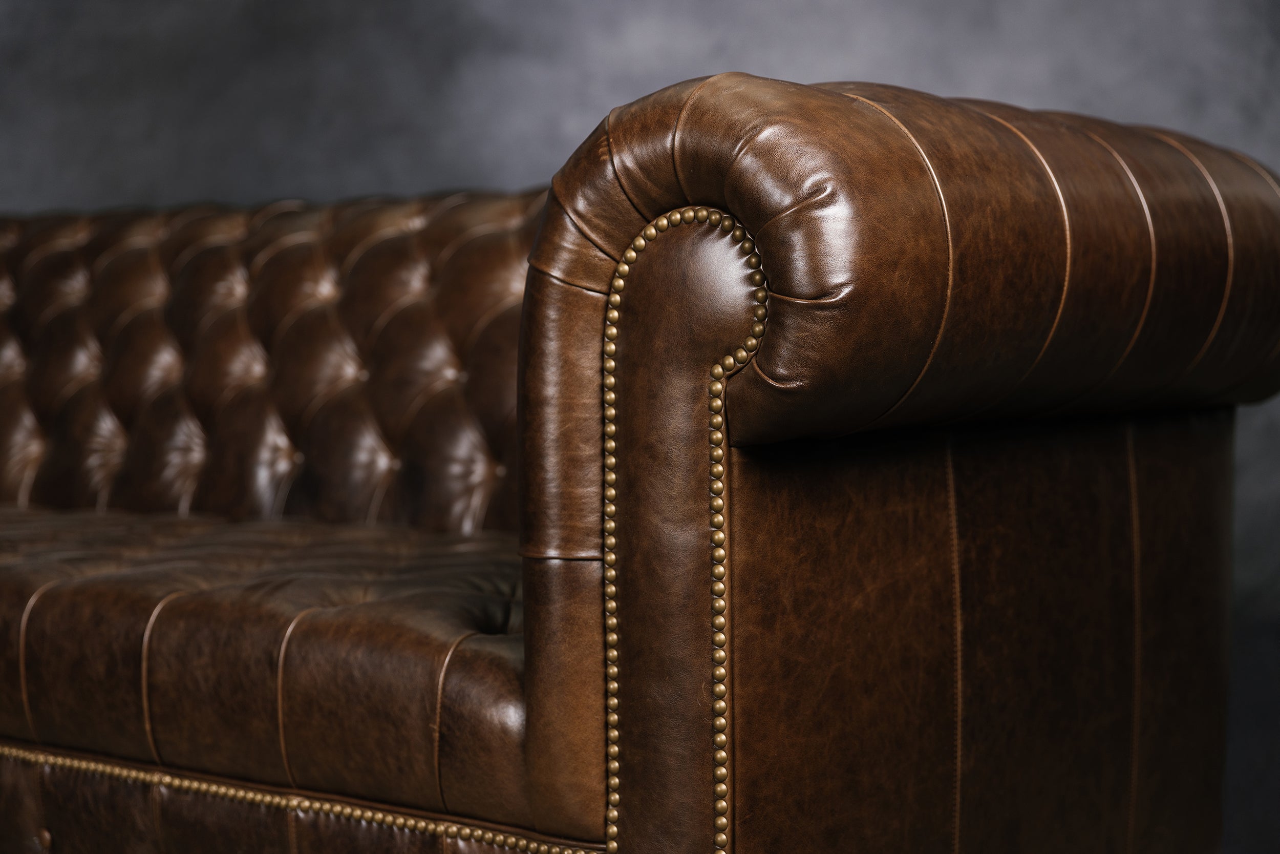THE ROYAL ELEGANCE  LUXURY TUFTED SECTIONAL