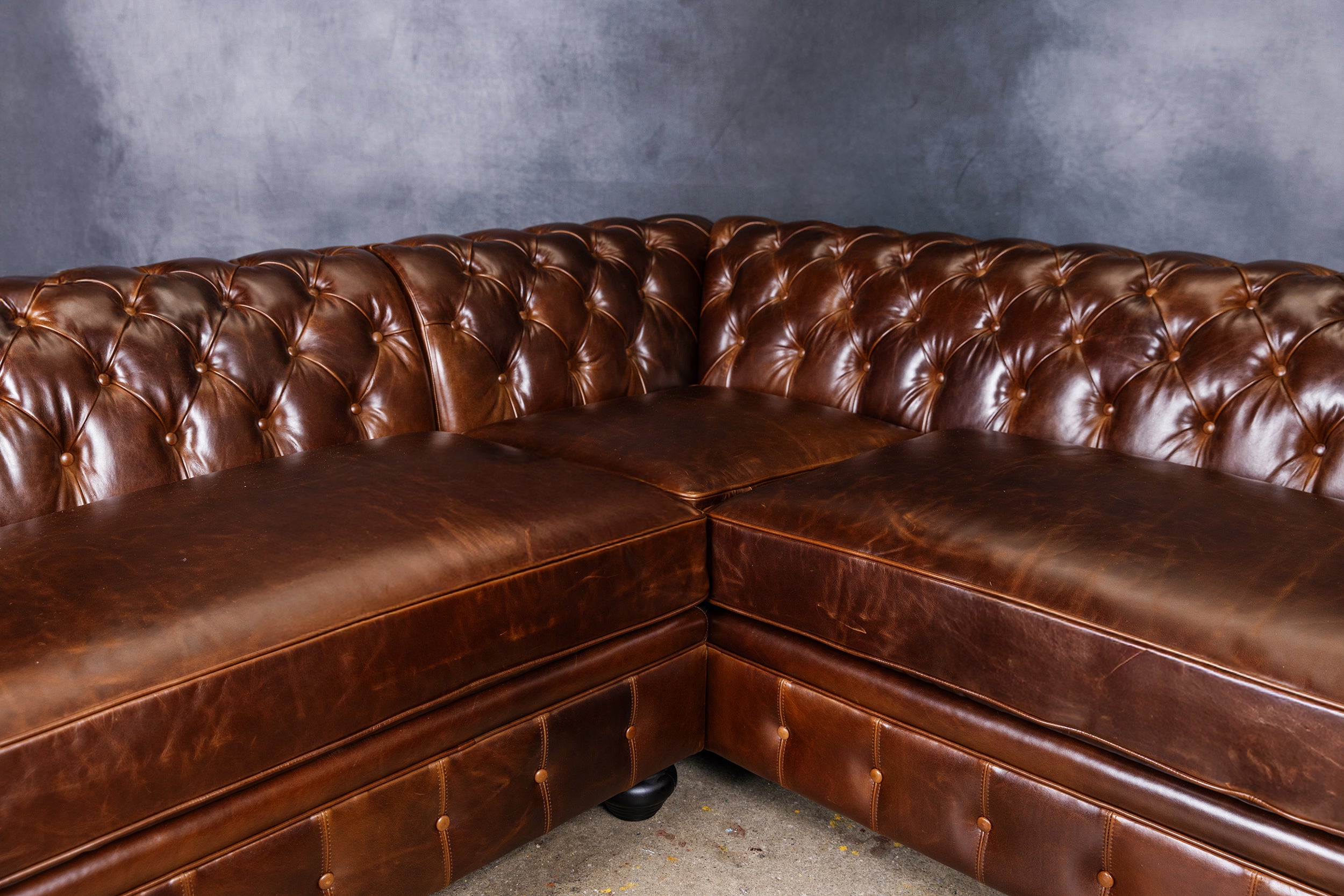 WIMBLEDON LEATHER SECTIONAL