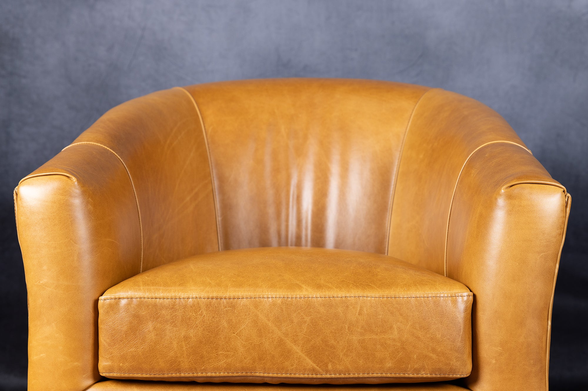 LEATHER CHAIR 