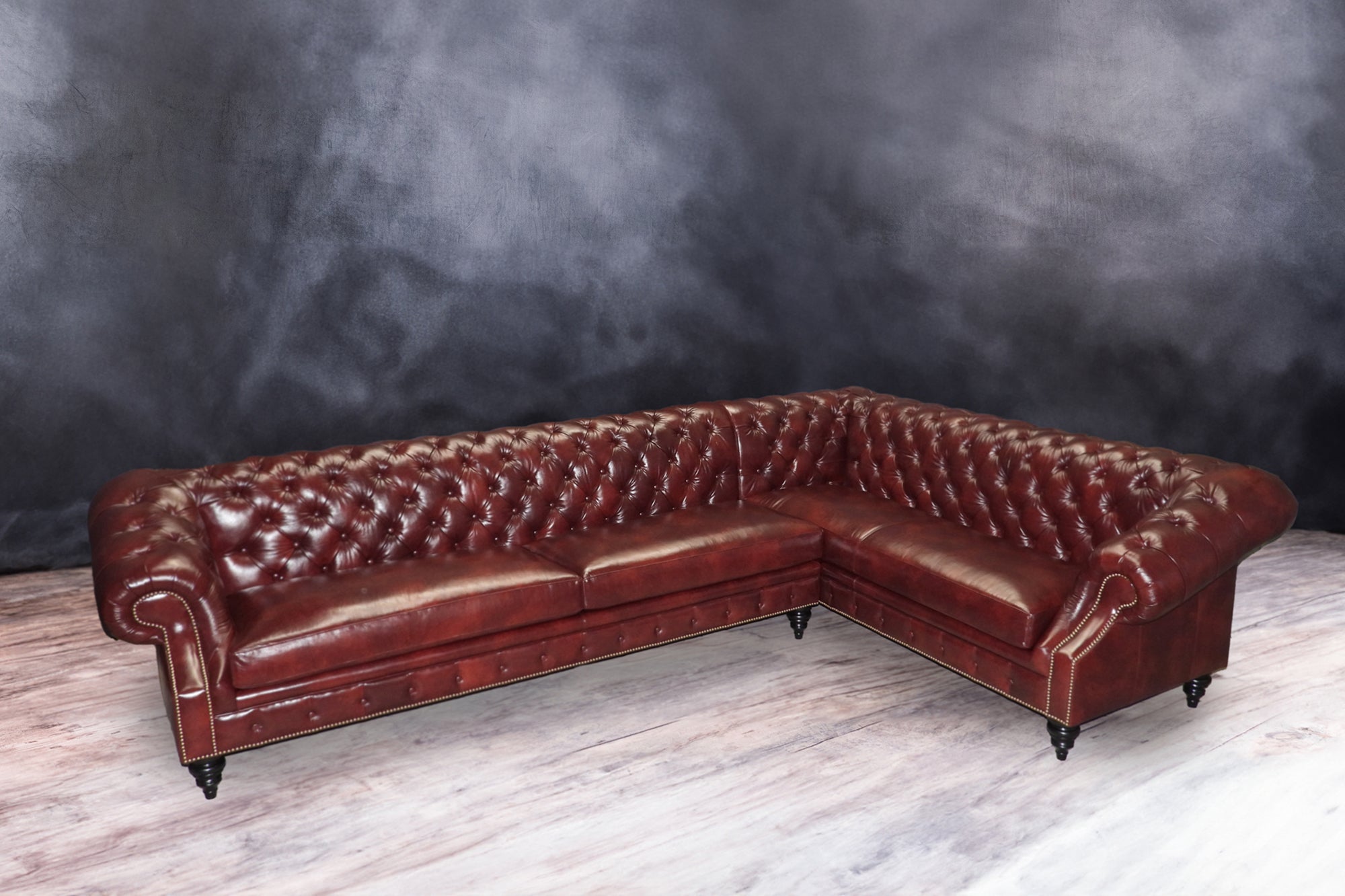 LEATHER SECTIONAL 