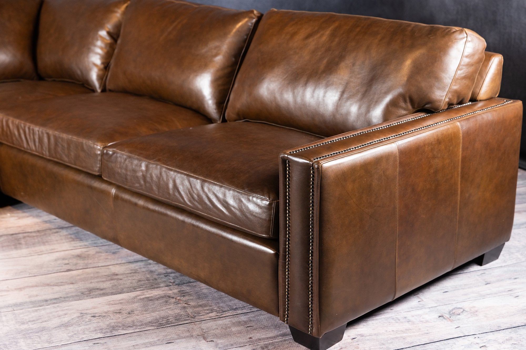 LEATHER SECTIONAL